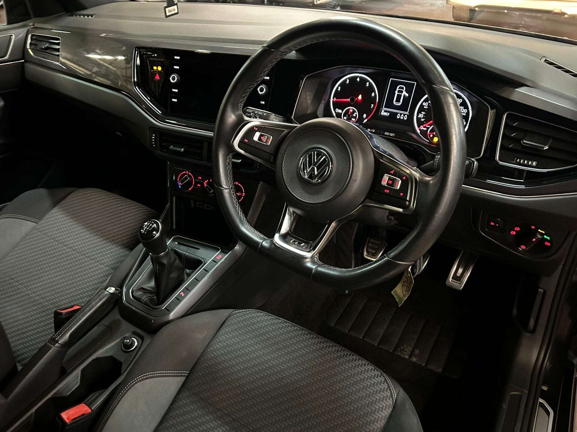2019 VOLKSWAGEN POLO 2019 VOLKSWAGEN POLO