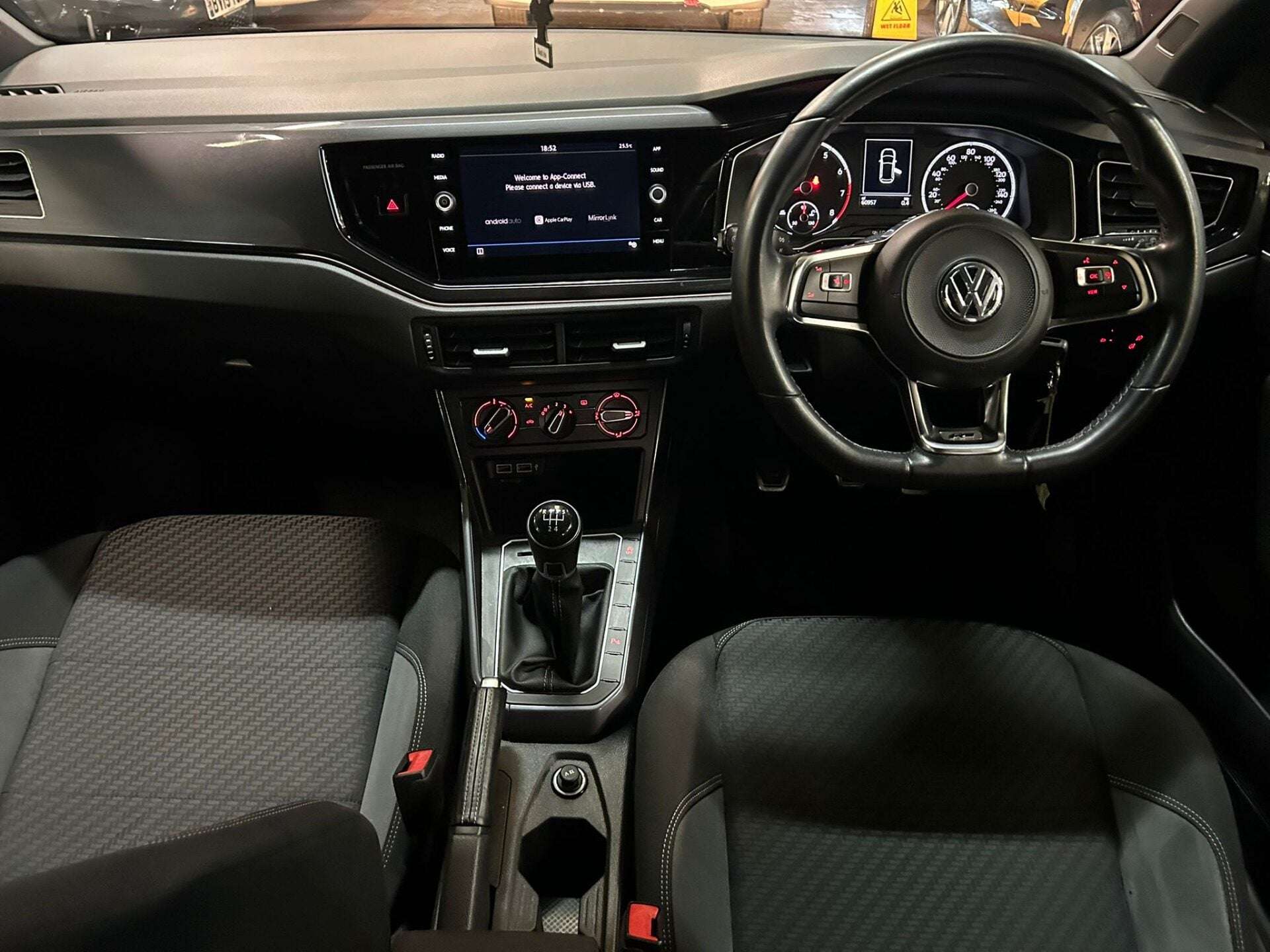 2019 VOLKSWAGEN POLO 2019 VOLKSWAGEN POLO