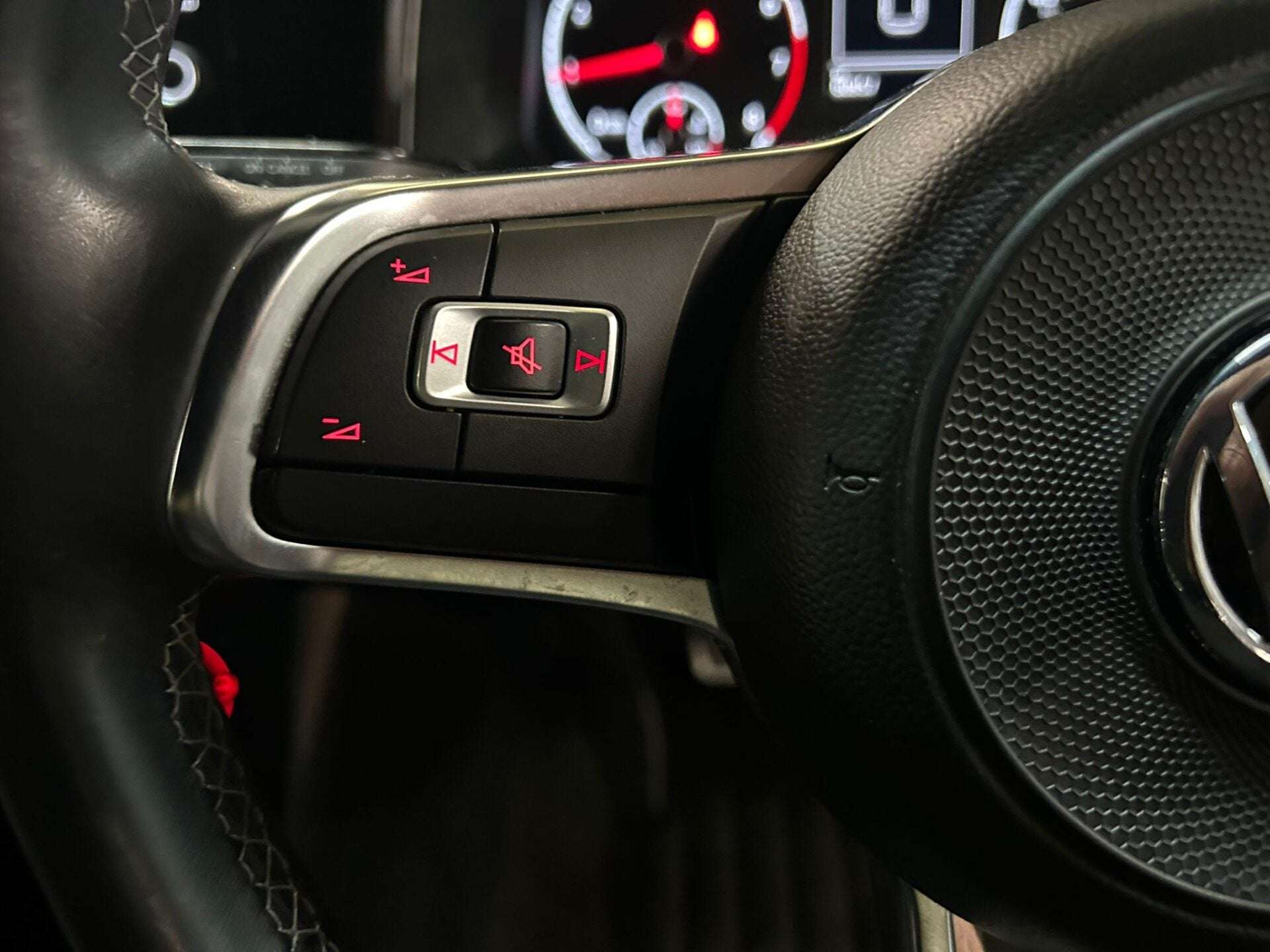 2019 VOLKSWAGEN POLO 2019 VOLKSWAGEN POLO