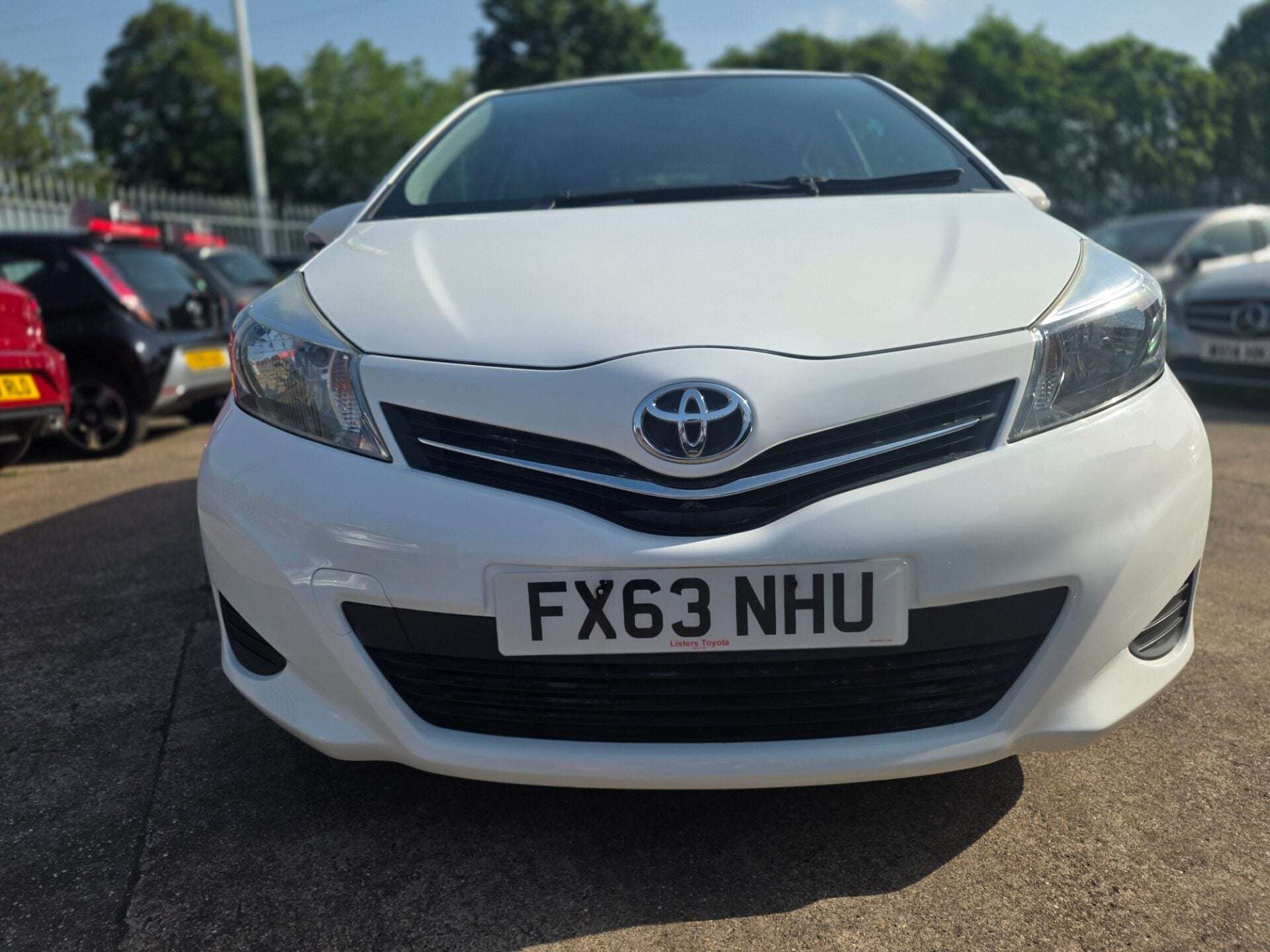 A 2013 TOYOTA YARIS VVT-I TR A 2013 TOYOTA YARIS VVT-I TR