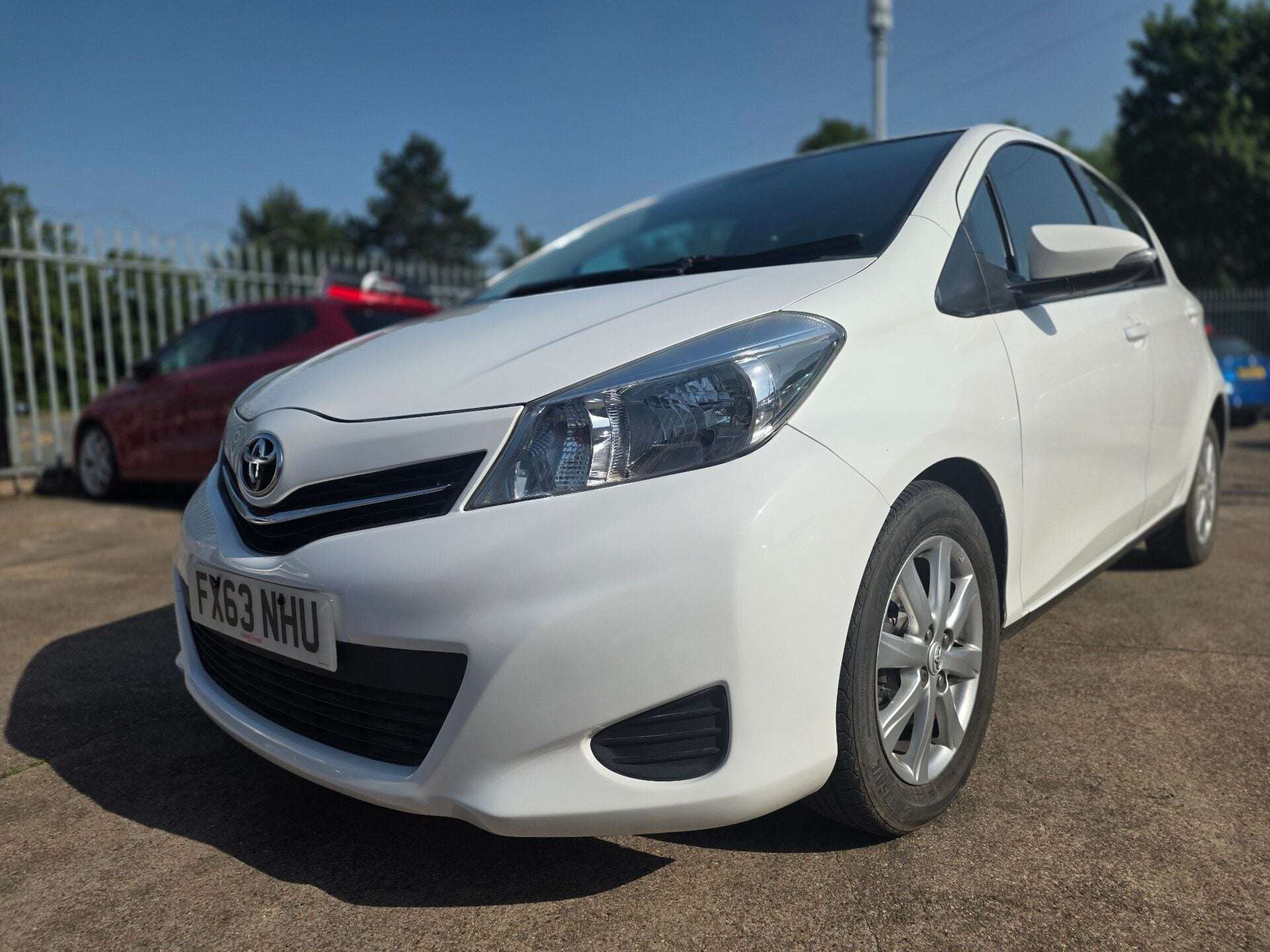 A 2013 TOYOTA YARIS VVT-I TR A 2013 TOYOTA YARIS VVT-I TR