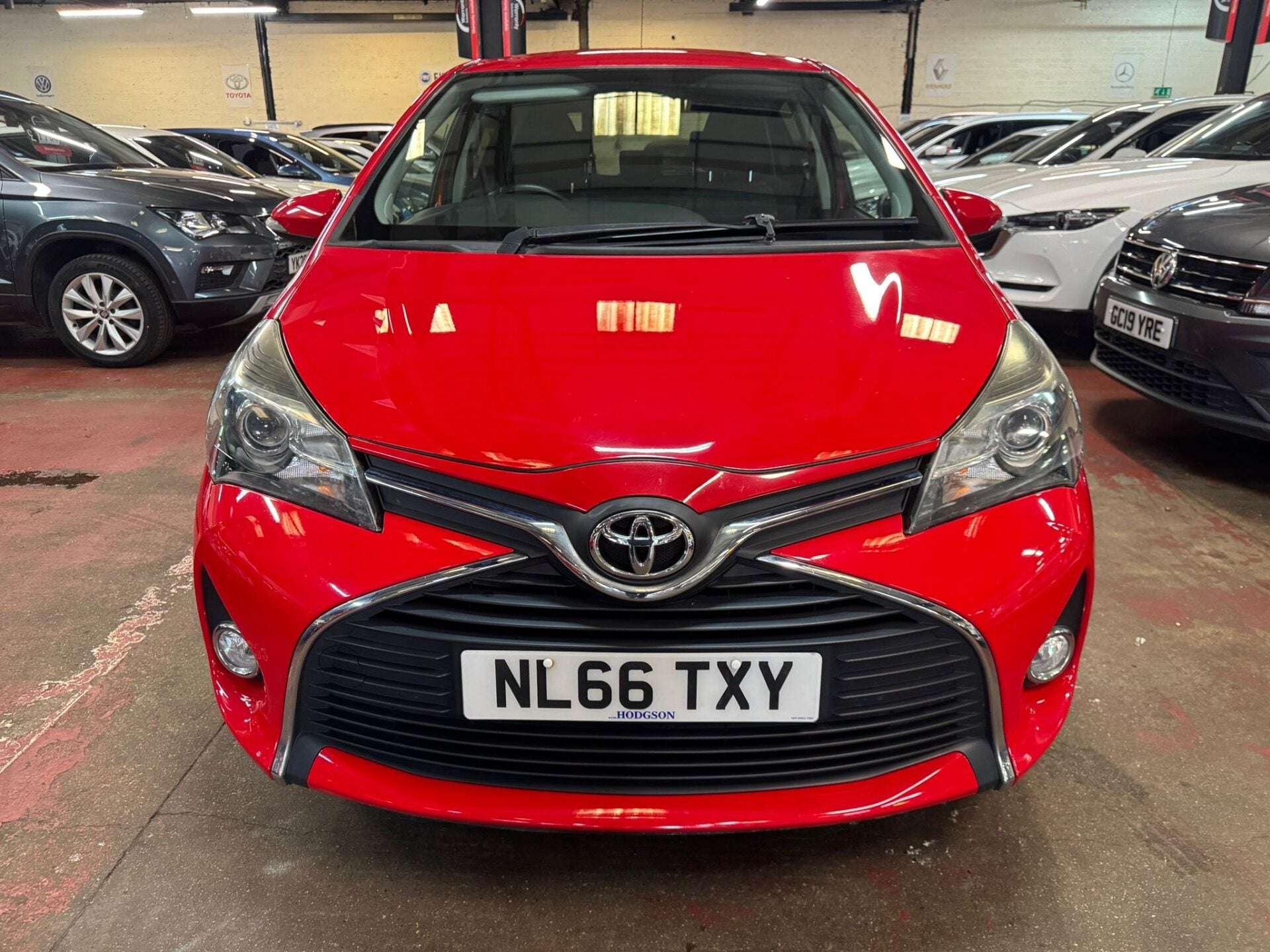 A 2016 TOYOTA YARIS VVT-I ICON A 2016 TOYOTA YARIS VVT-I ICON