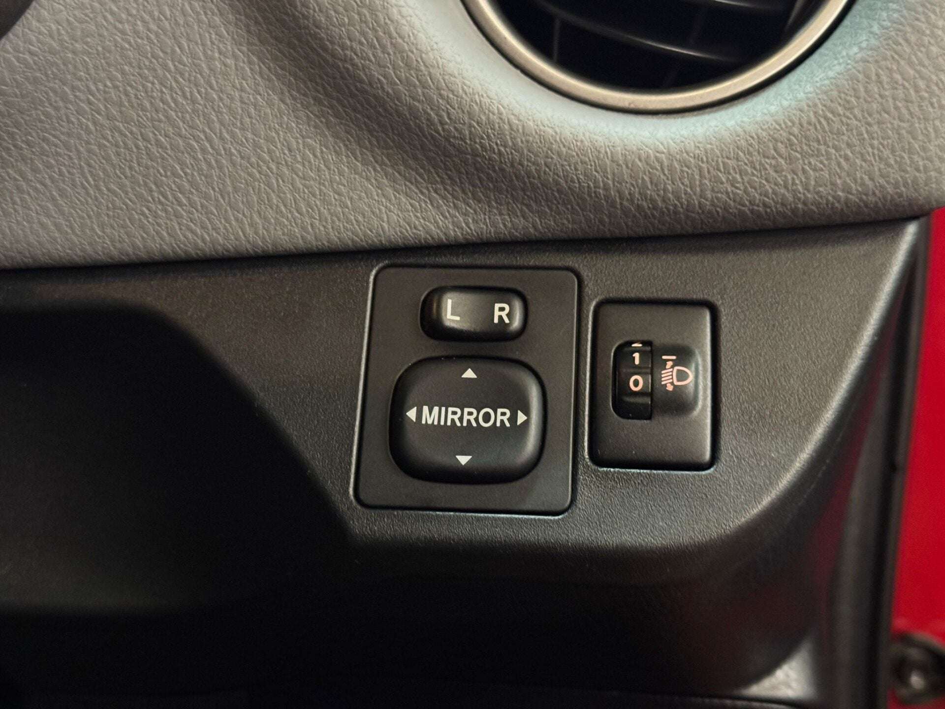 2016 TOYOTA YARIS 2016 TOYOTA YARIS