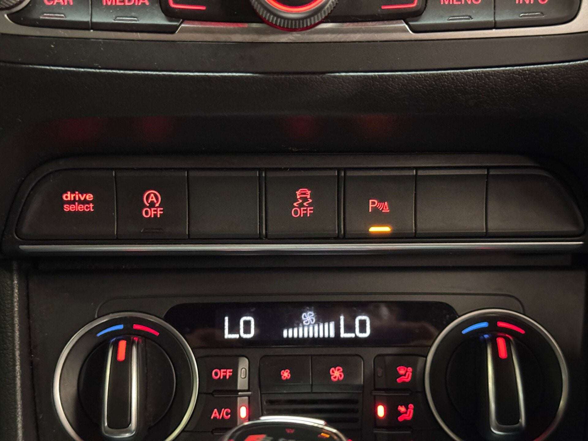 2016 AUDI Q3 2016 AUDI Q3