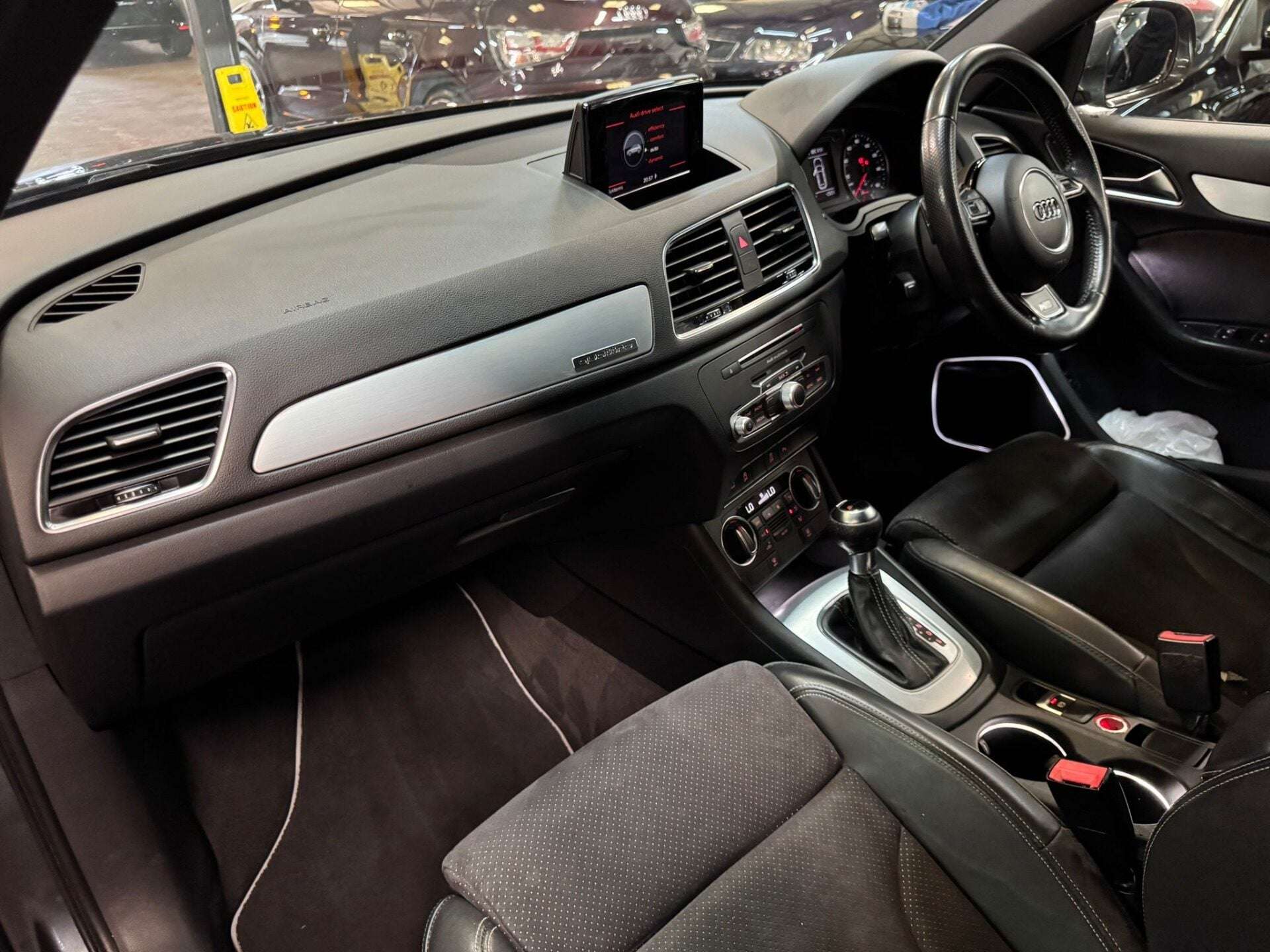 2016 AUDI Q3 2016 AUDI Q3