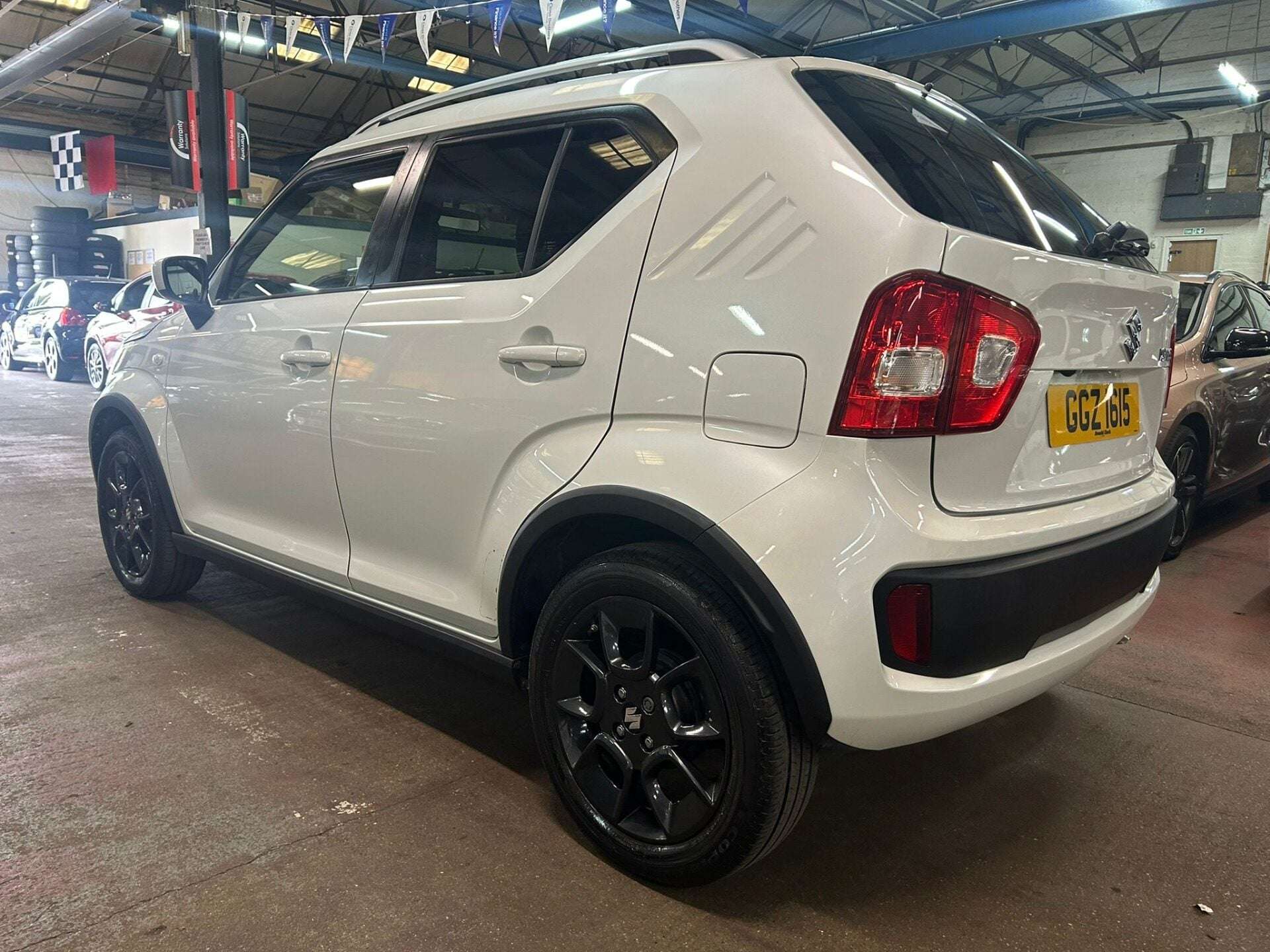 A 2017 SUZUKI IGNIS SZ-T DUALJET A 2017 SUZUKI IGNIS SZ-T DUALJET