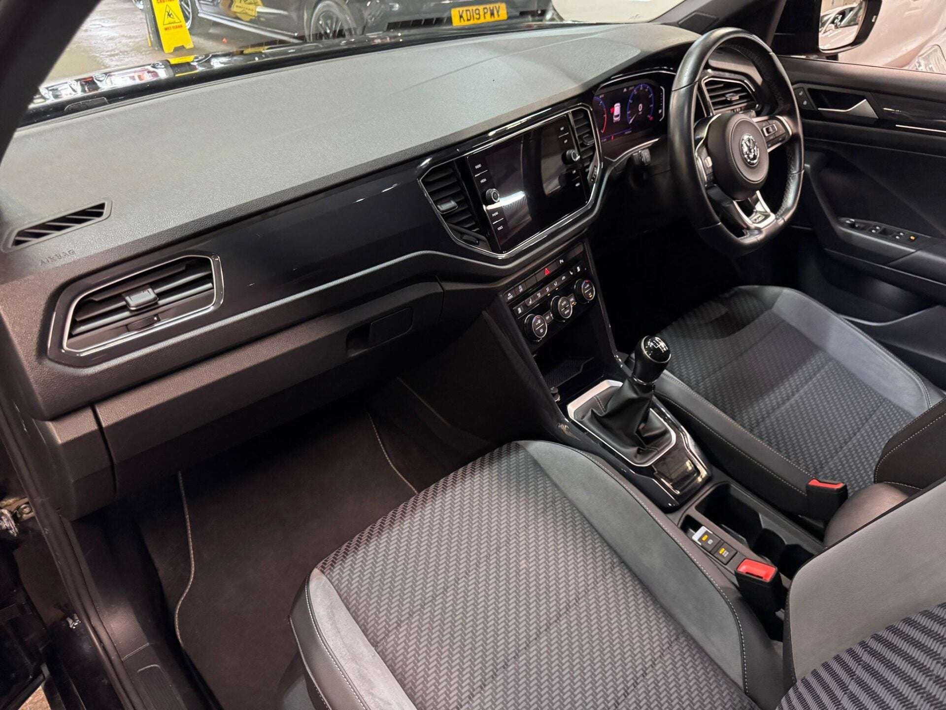 2019 VOLKSWAGEN T-ROC 2019 VOLKSWAGEN T-ROC