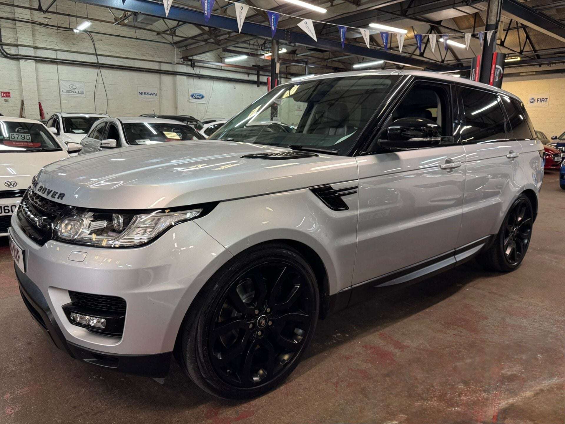 A 2017 LAND ROVER RANGE ROVER SPORT SDV6 HSE A 2017 LAND ROVER RANGE ROVER SPORT SDV6 HSE