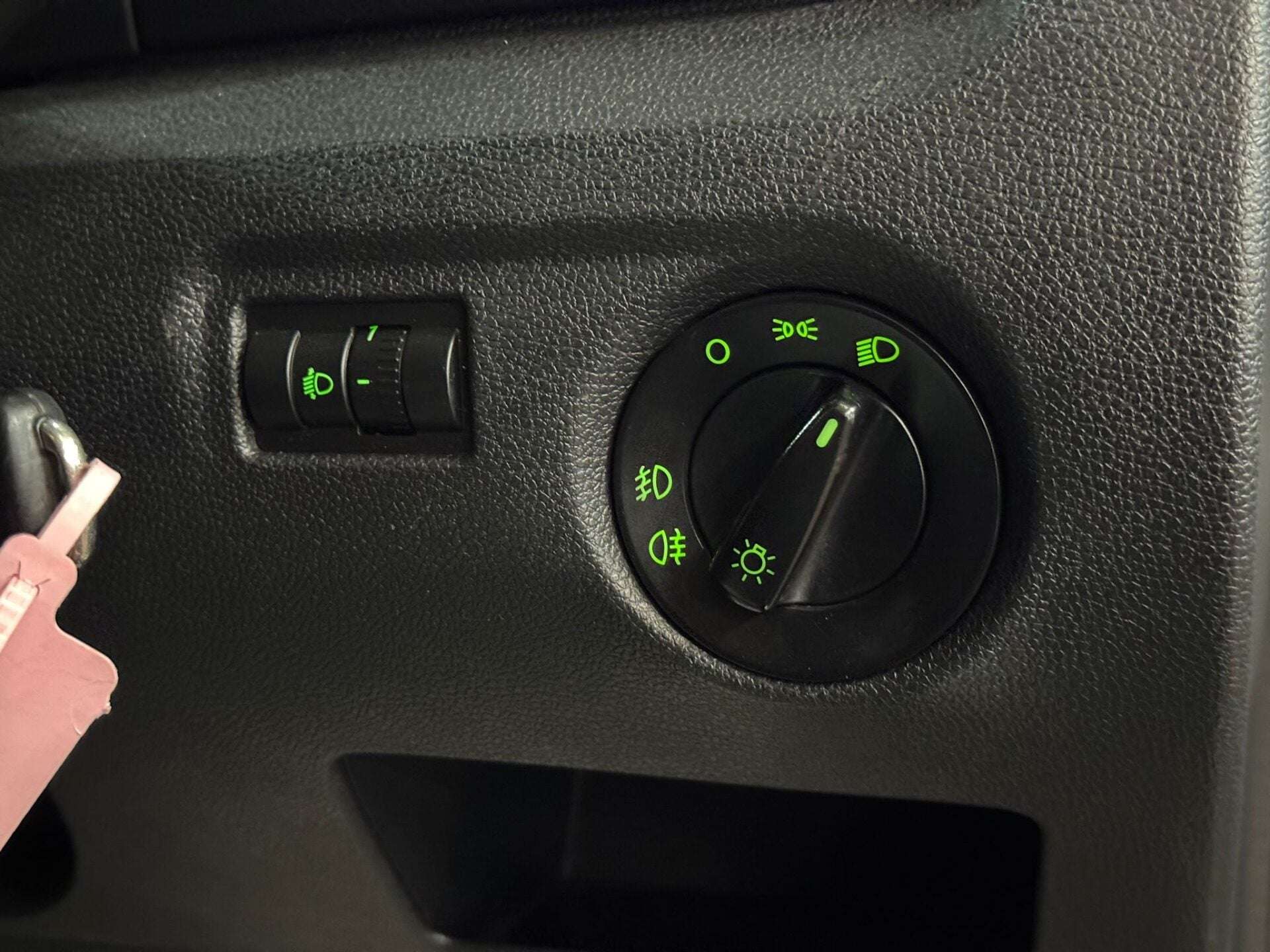 2012 SKODA FABIA 2012 SKODA FABIA