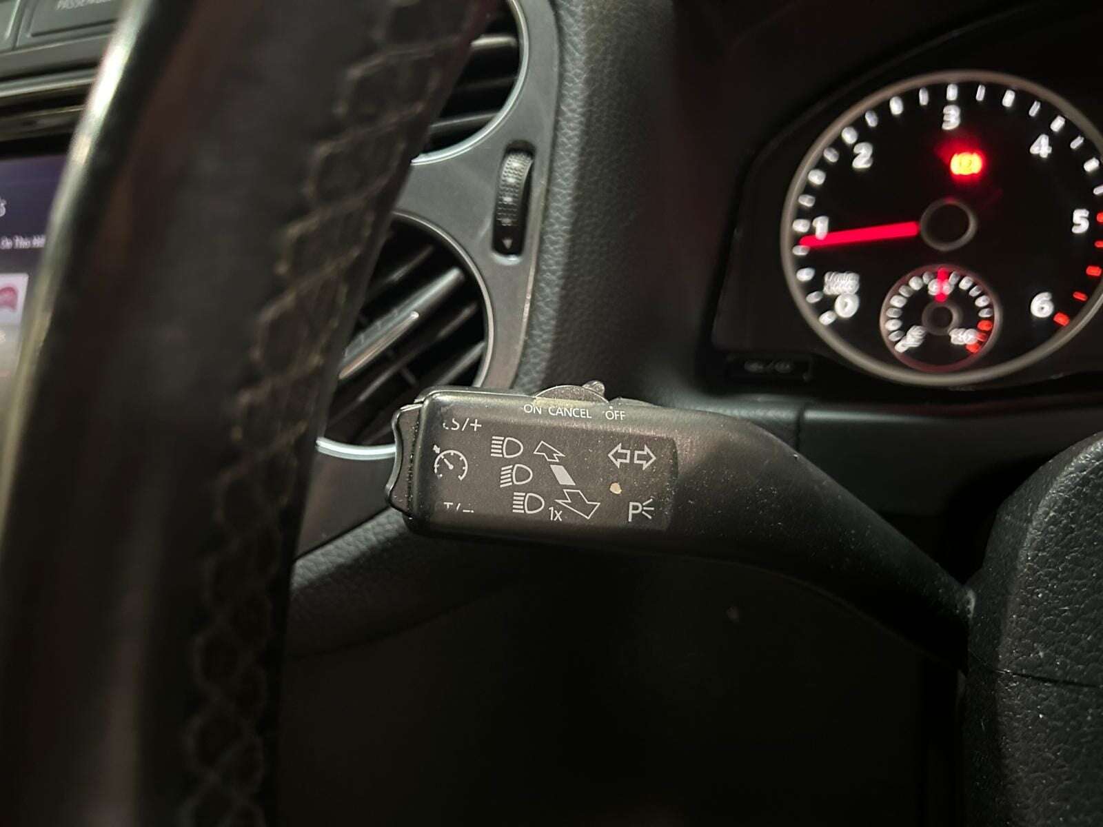 2016 VOLKSWAGEN TIGUAN 2016 VOLKSWAGEN TIGUAN