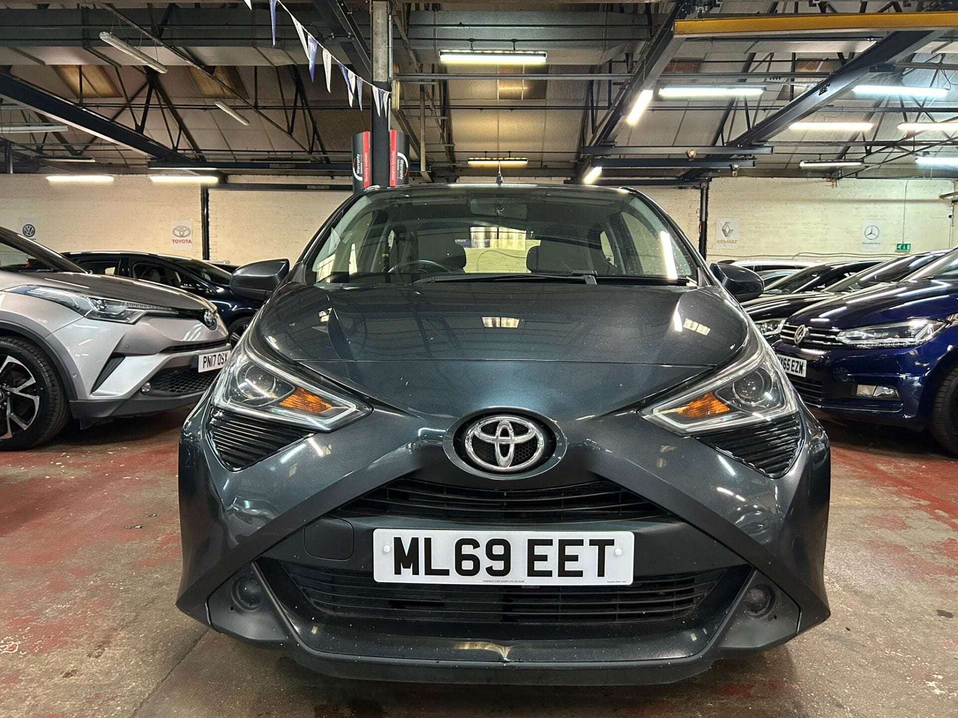 A 2019 TOYOTA AYGO VVT-I X-PLAY A 2019 TOYOTA AYGO VVT-I X-PLAY