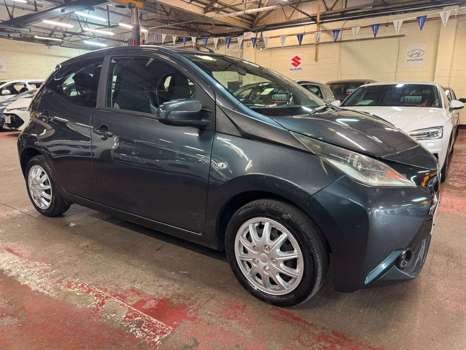 A 2014 TOYOTA AYGO VVT-I X-PLAY A 2014 TOYOTA AYGO VVT-I X-PLAY
