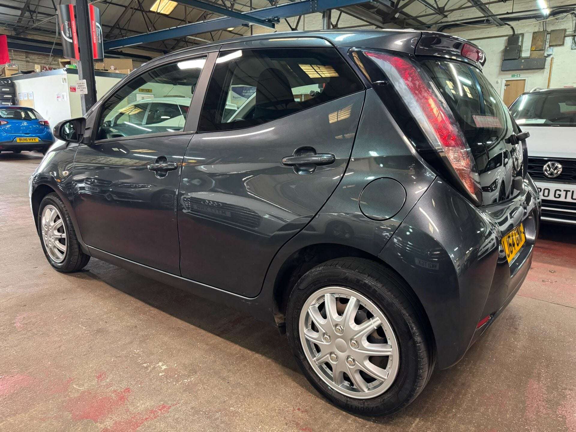 A 2014 TOYOTA AYGO VVT-I X-PLAY A 2014 TOYOTA AYGO VVT-I X-PLAY