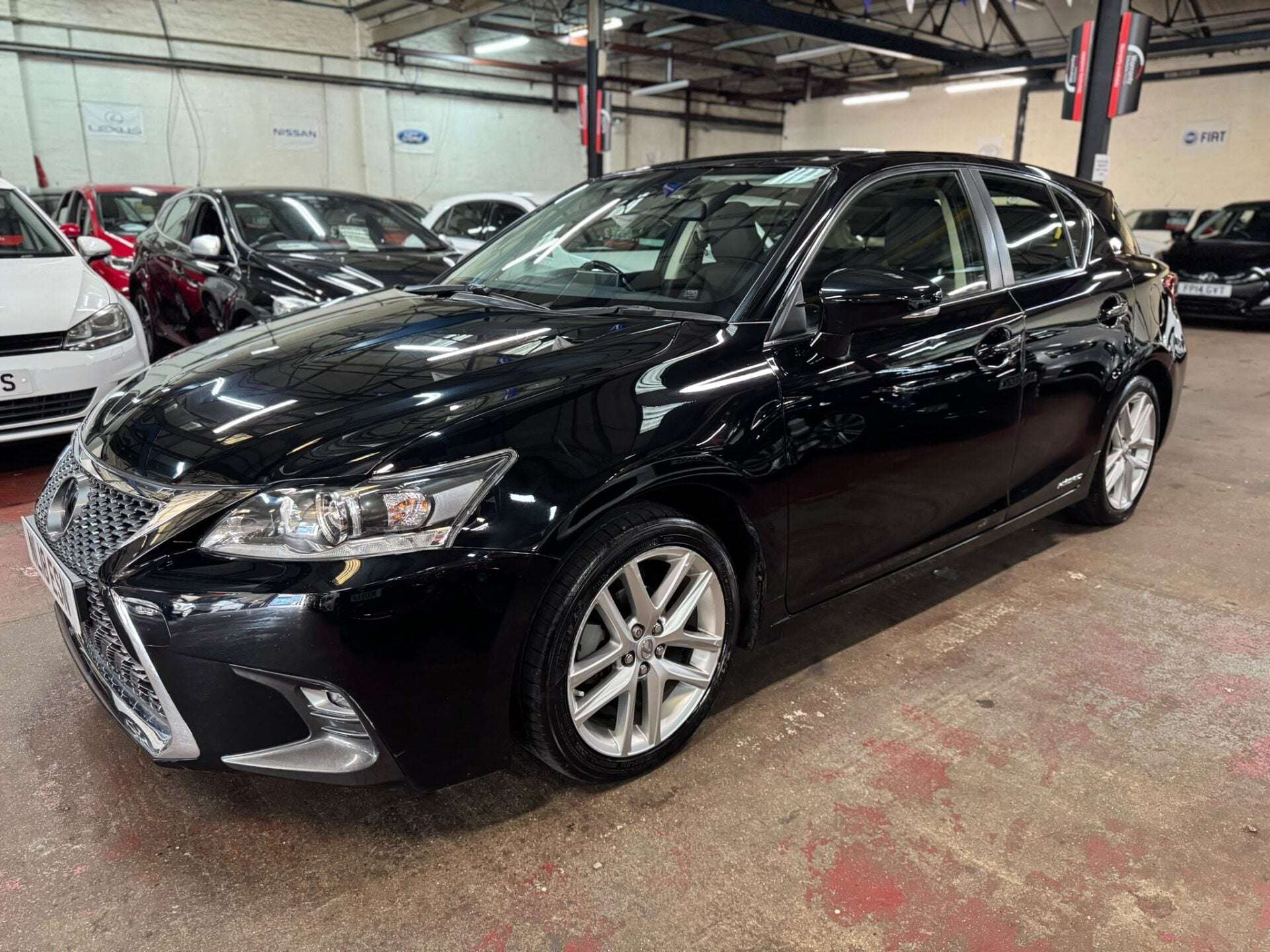 A 2018 LEXUS CT 200H SE PLUS A 2018 LEXUS CT 200H SE PLUS