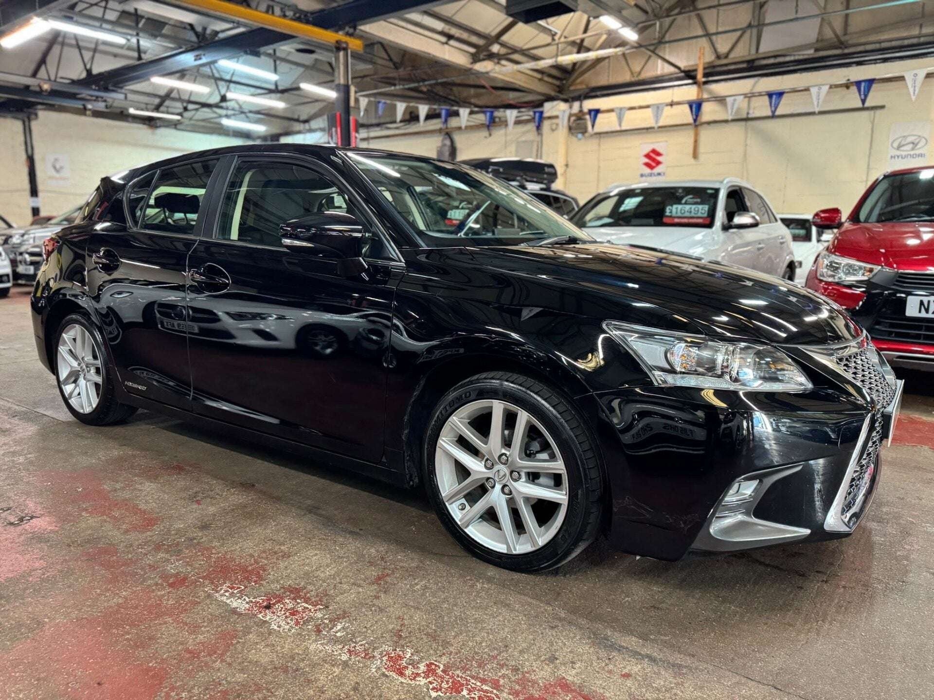 A 2018 LEXUS CT 200H SE PLUS A 2018 LEXUS CT 200H SE PLUS