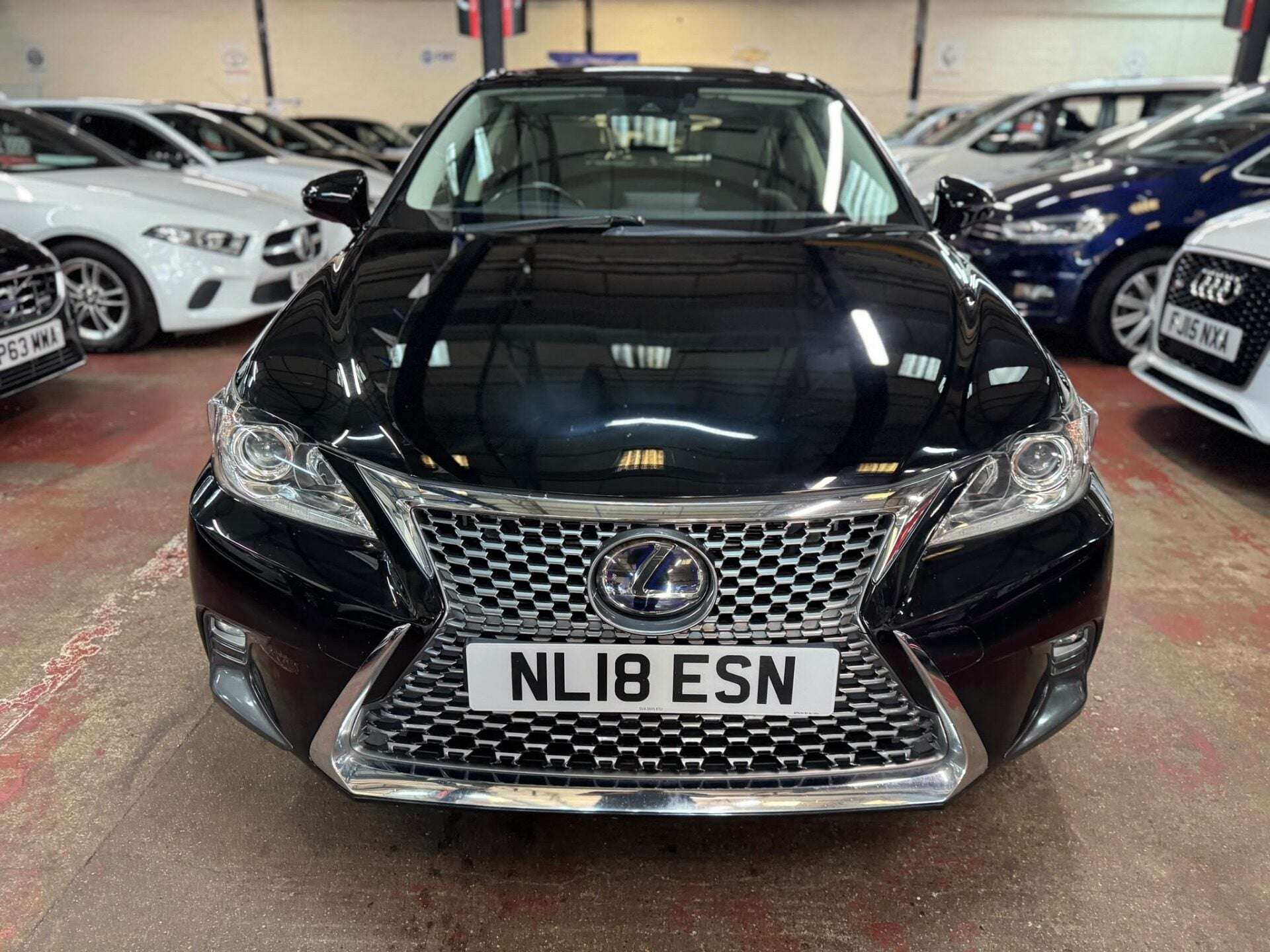 A 2018 LEXUS CT 200H SE PLUS A 2018 LEXUS CT 200H SE PLUS