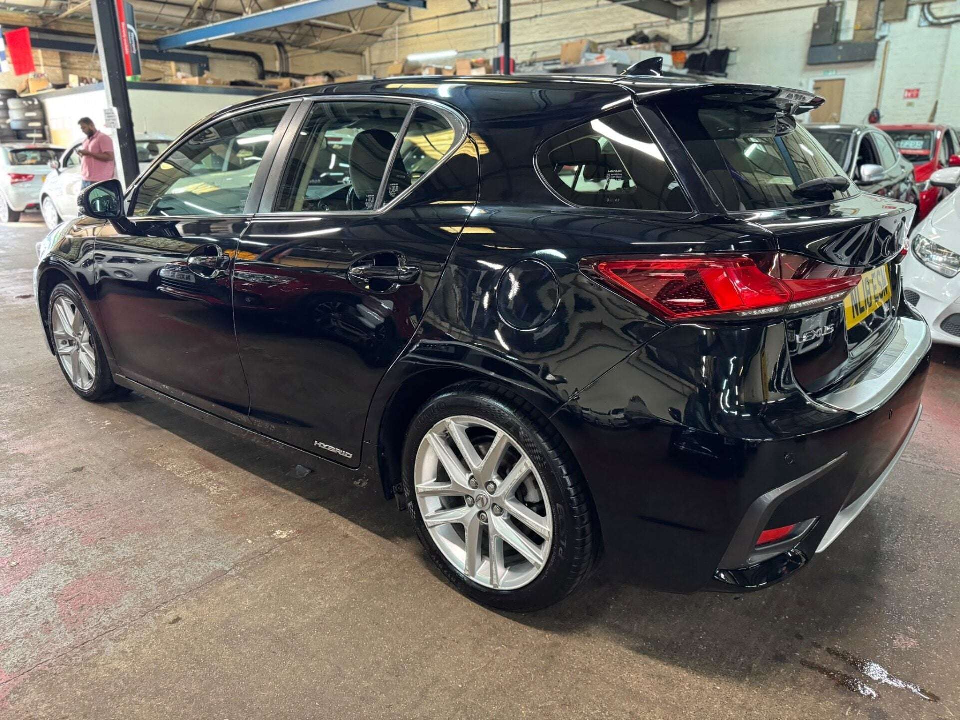 A 2018 LEXUS CT 200H SE PLUS A 2018 LEXUS CT 200H SE PLUS