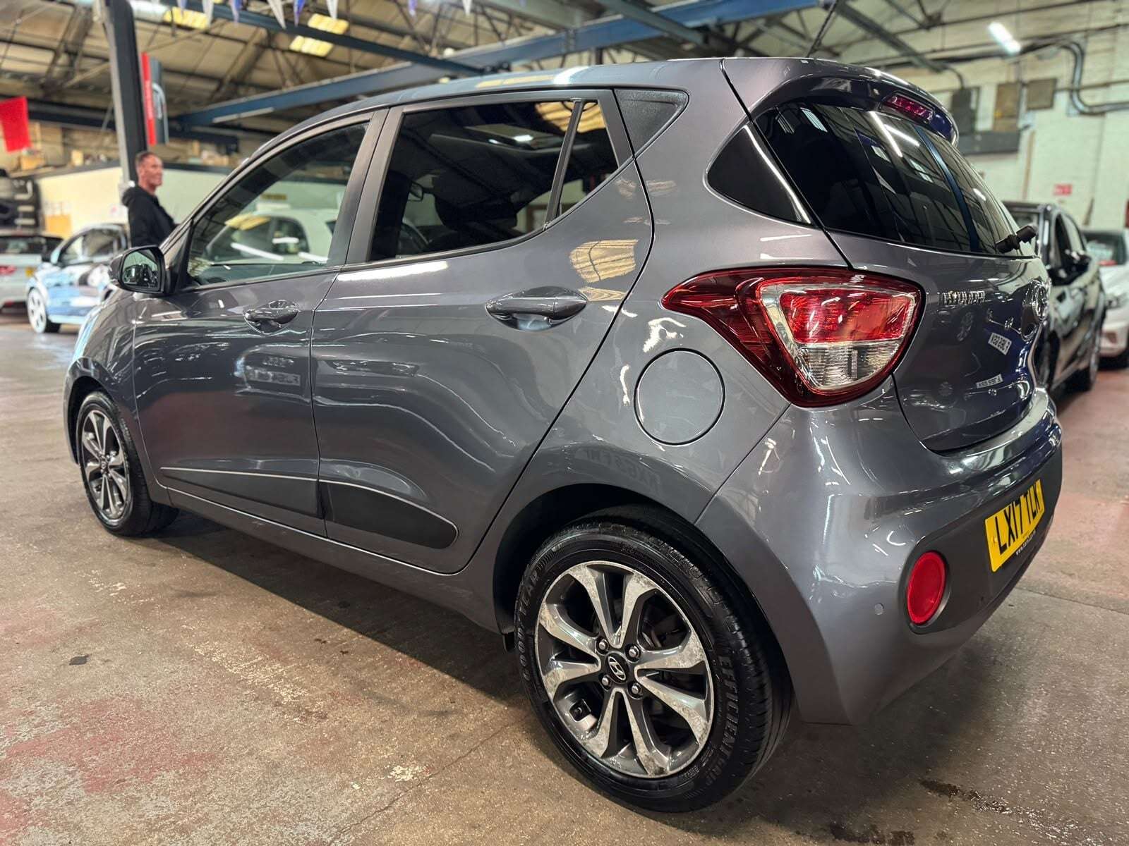 A 2017 HYUNDAI I10 PREMIUM SE A 2017 HYUNDAI I10 PREMIUM SE