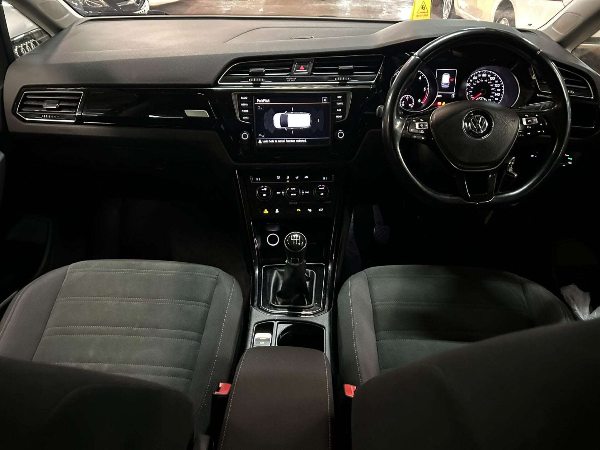 2016 VOLKSWAGEN TOURAN 2016 VOLKSWAGEN TOURAN