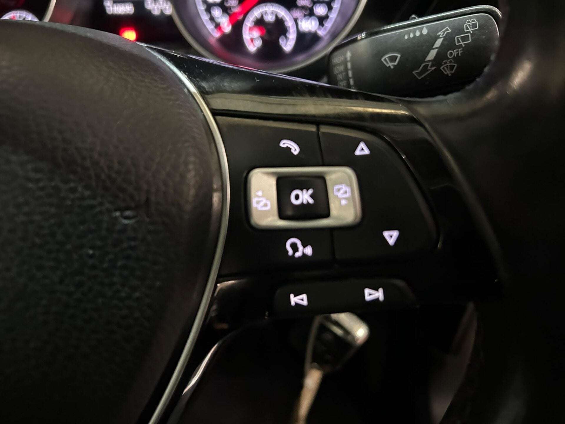 2016 VOLKSWAGEN TOURAN 2016 VOLKSWAGEN TOURAN