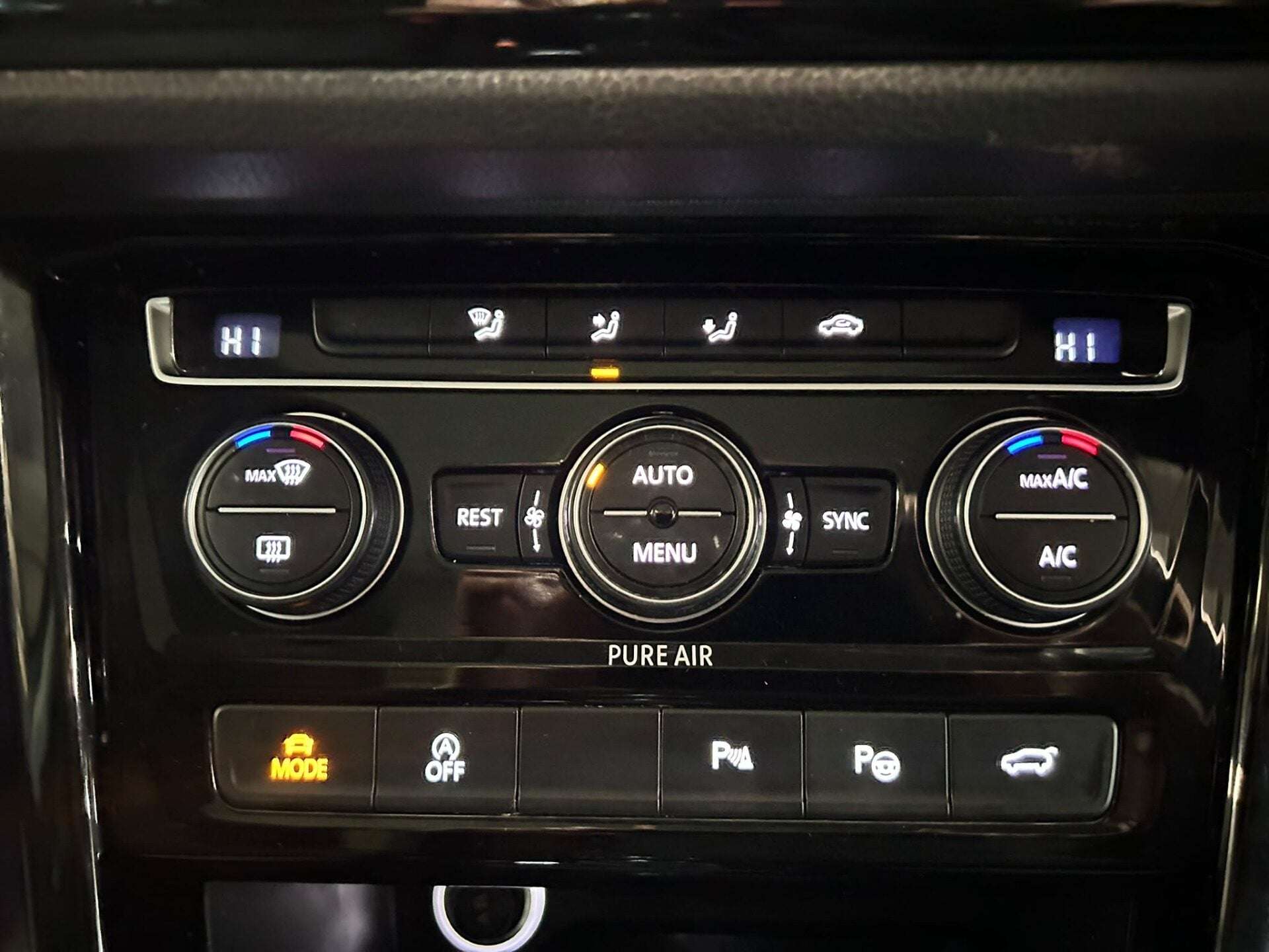2016 VOLKSWAGEN TOURAN 2016 VOLKSWAGEN TOURAN