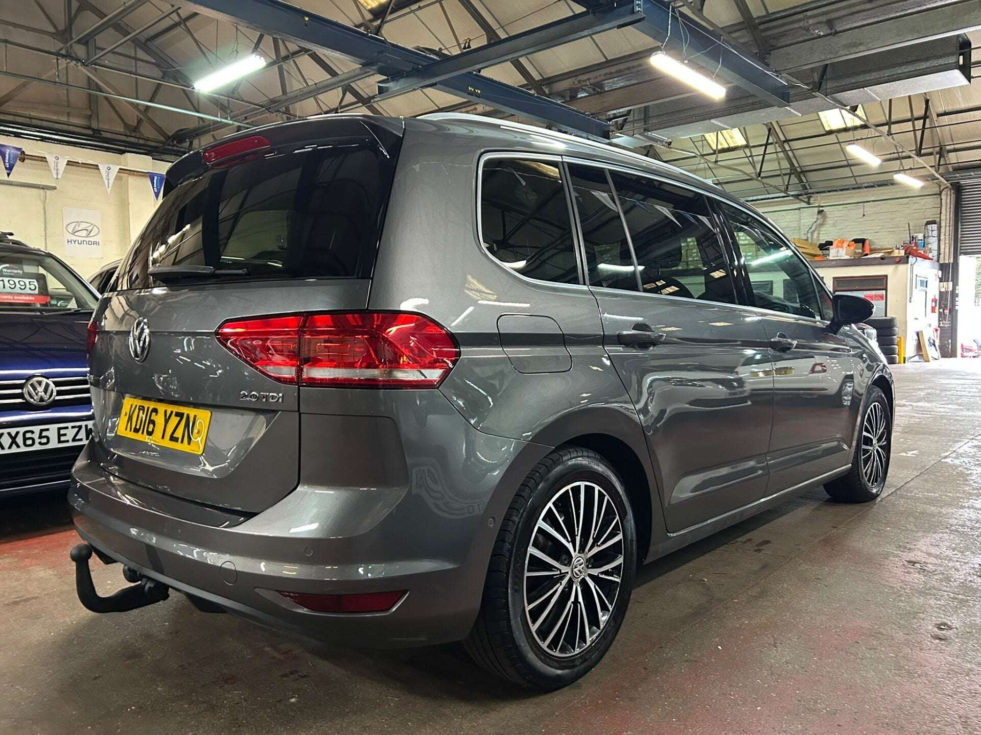 2016 VOLKSWAGEN TOURAN 2016 VOLKSWAGEN TOURAN