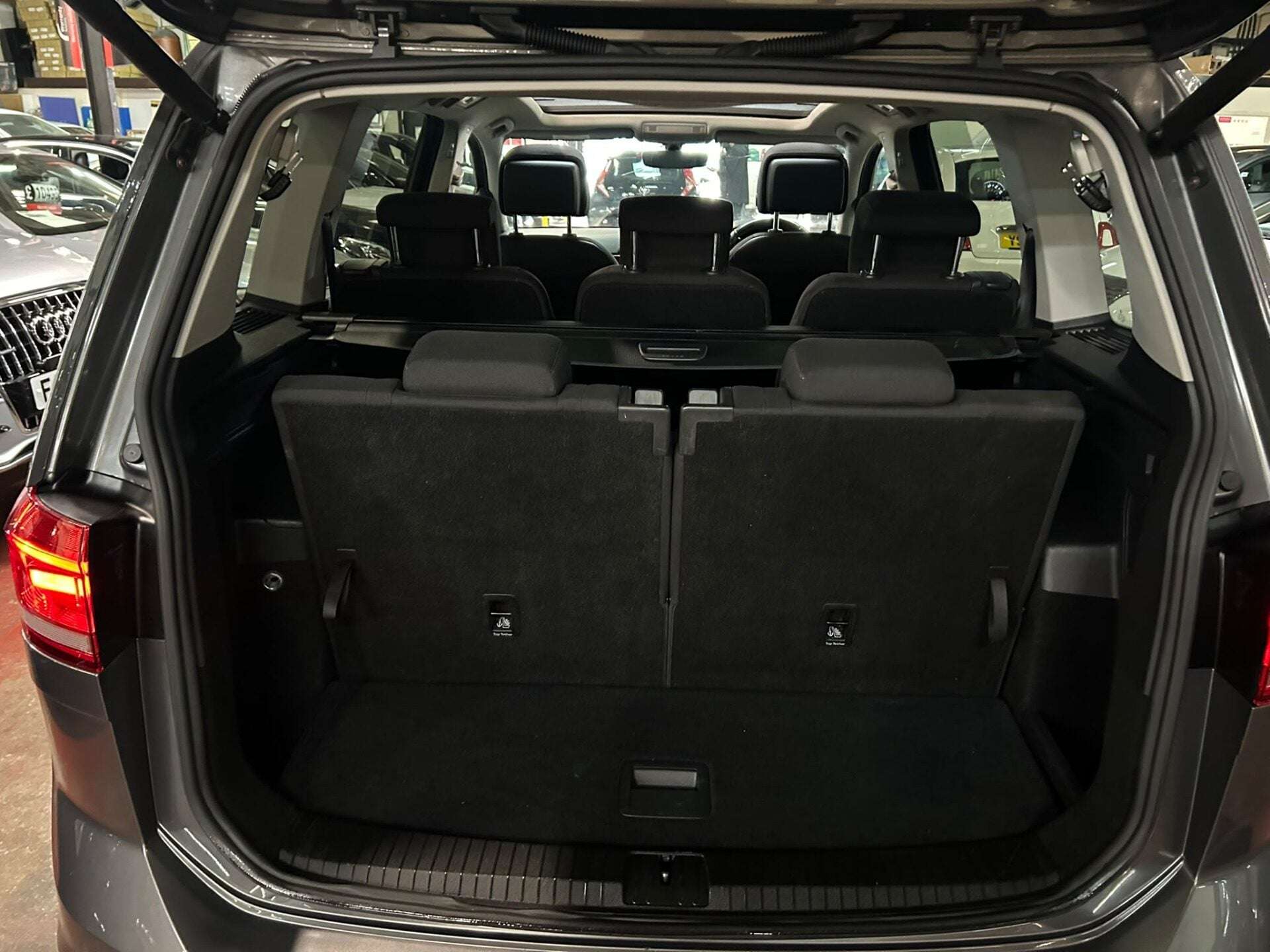 2016 VOLKSWAGEN TOURAN 2016 VOLKSWAGEN TOURAN