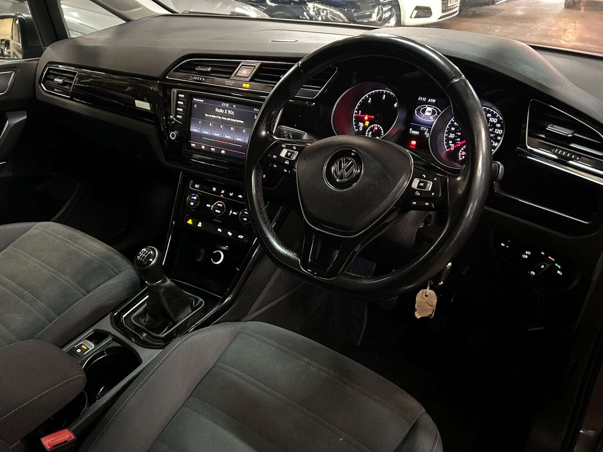 2016 VOLKSWAGEN TOURAN 2016 VOLKSWAGEN TOURAN