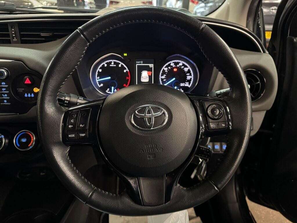 2018 TOYOTA YARIS 2018 TOYOTA YARIS