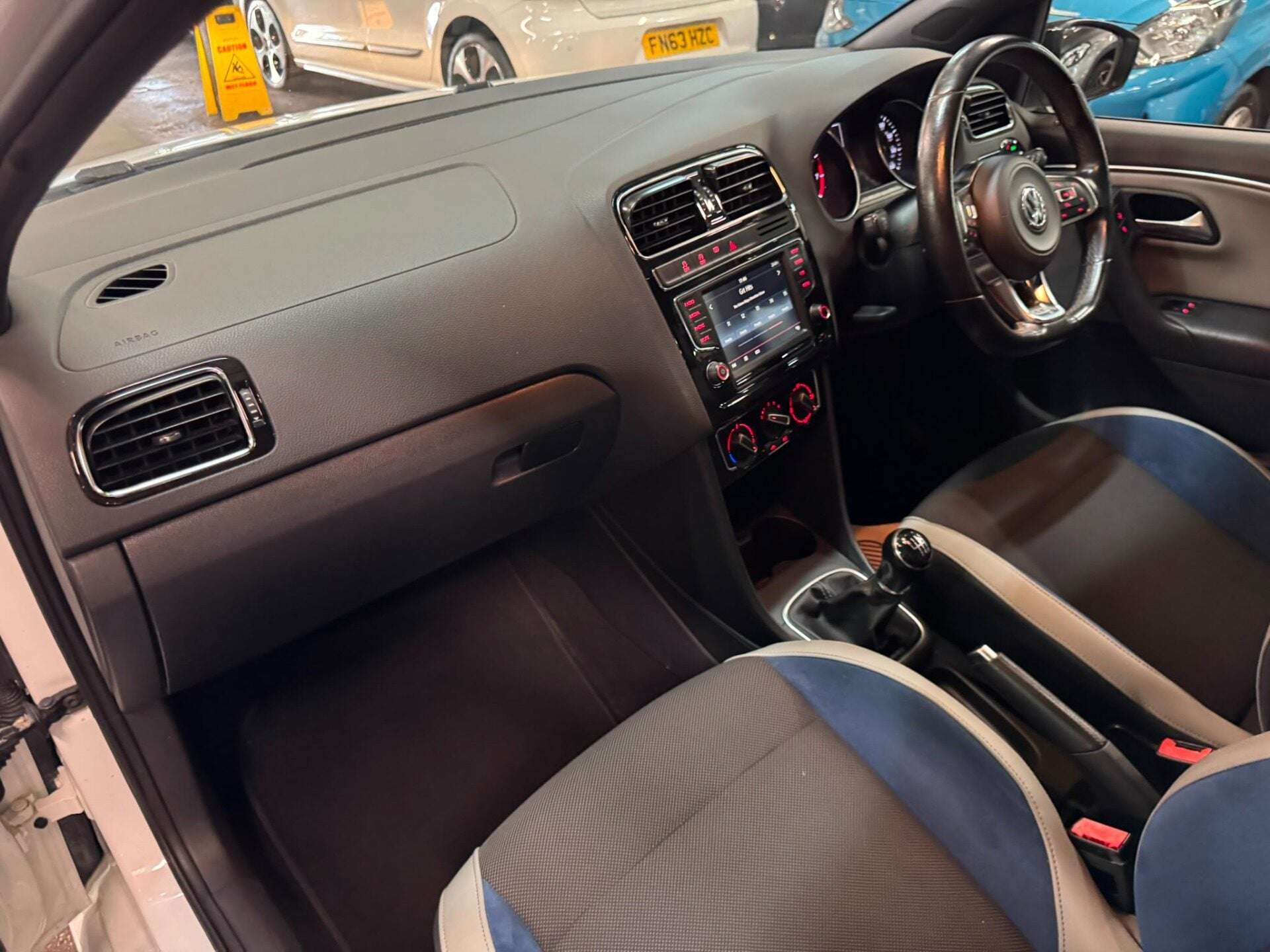2015 VOLKSWAGEN POLO 2015 VOLKSWAGEN POLO