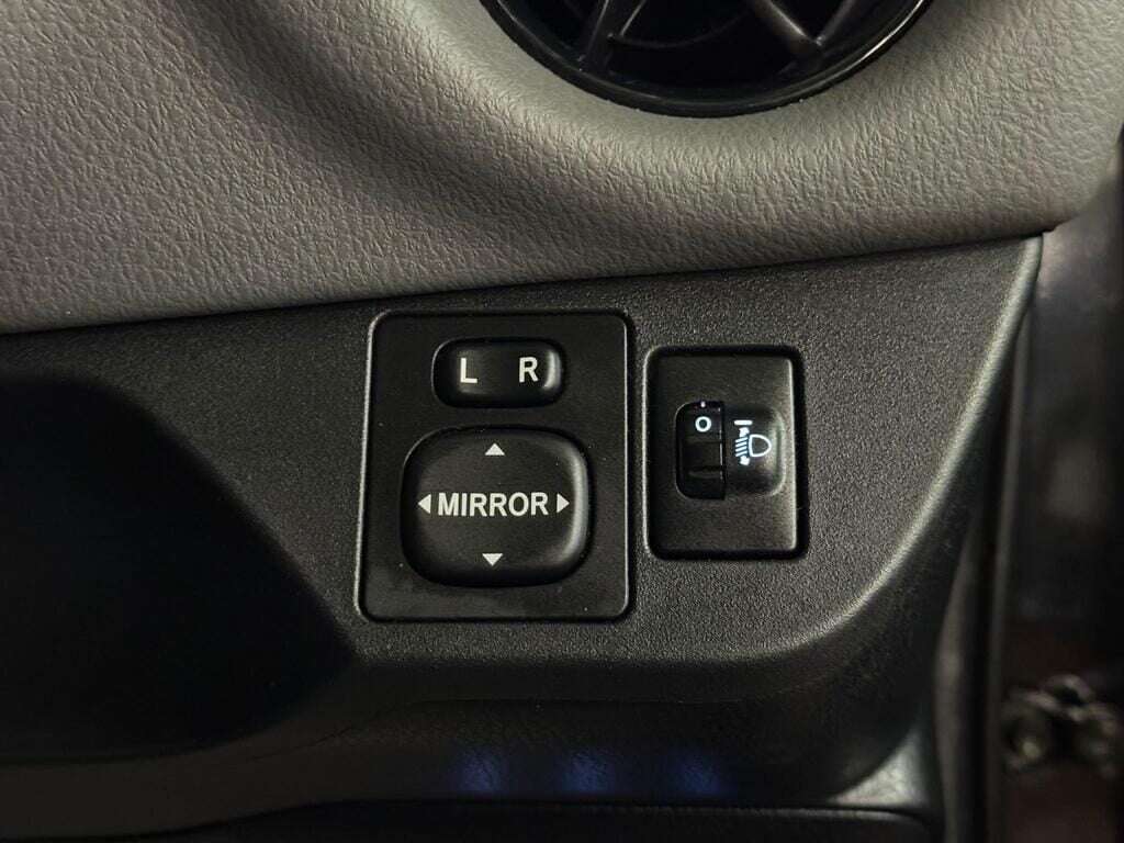 2018 TOYOTA YARIS 2018 TOYOTA YARIS