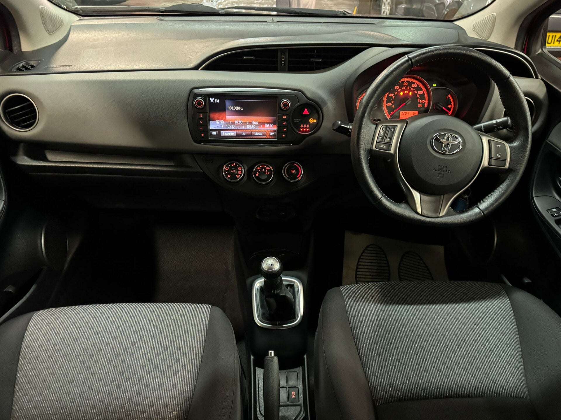 2015 TOYOTA YARIS 2015 TOYOTA YARIS