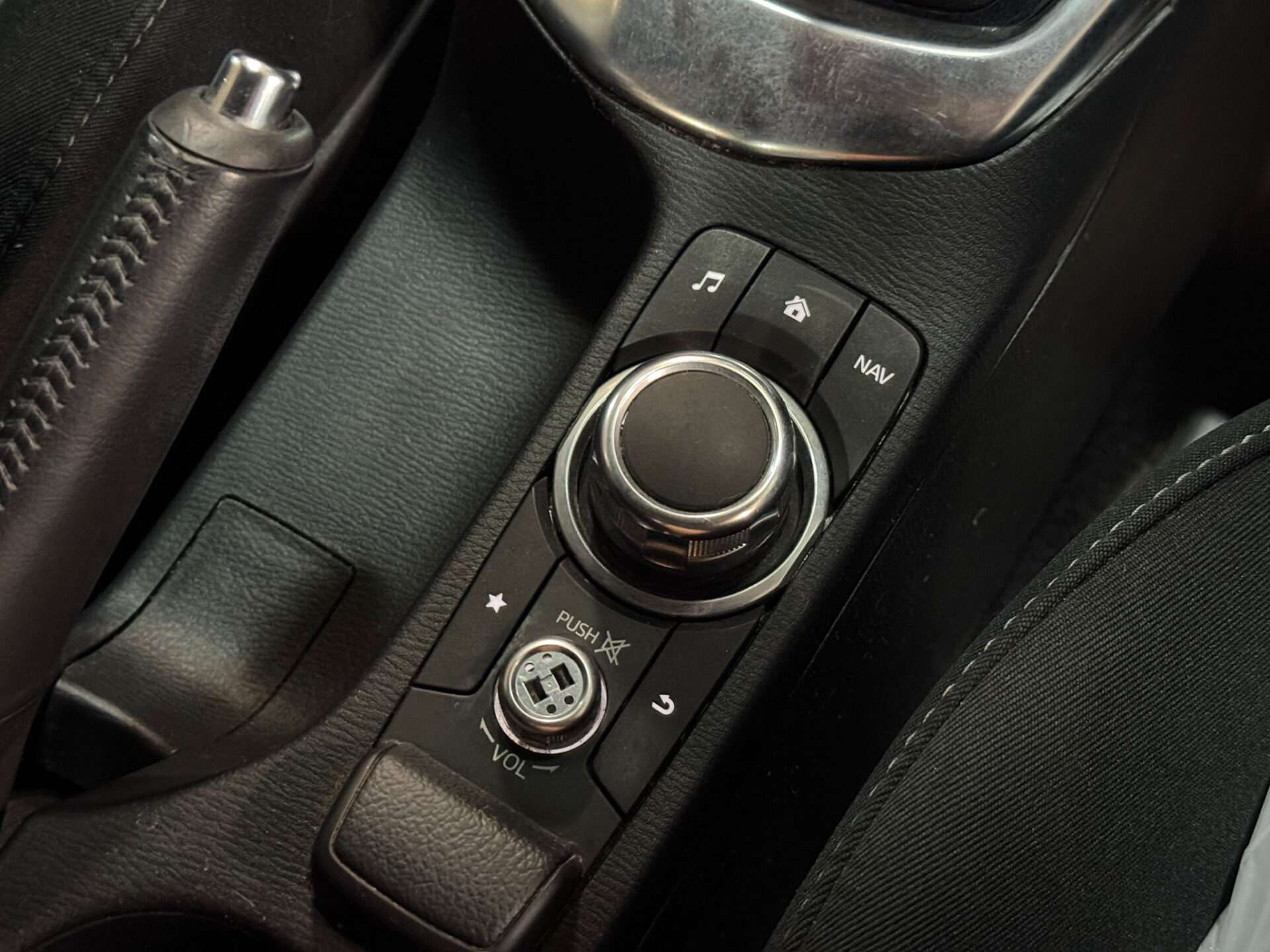 2017 MAZDA 2 2017 MAZDA 2