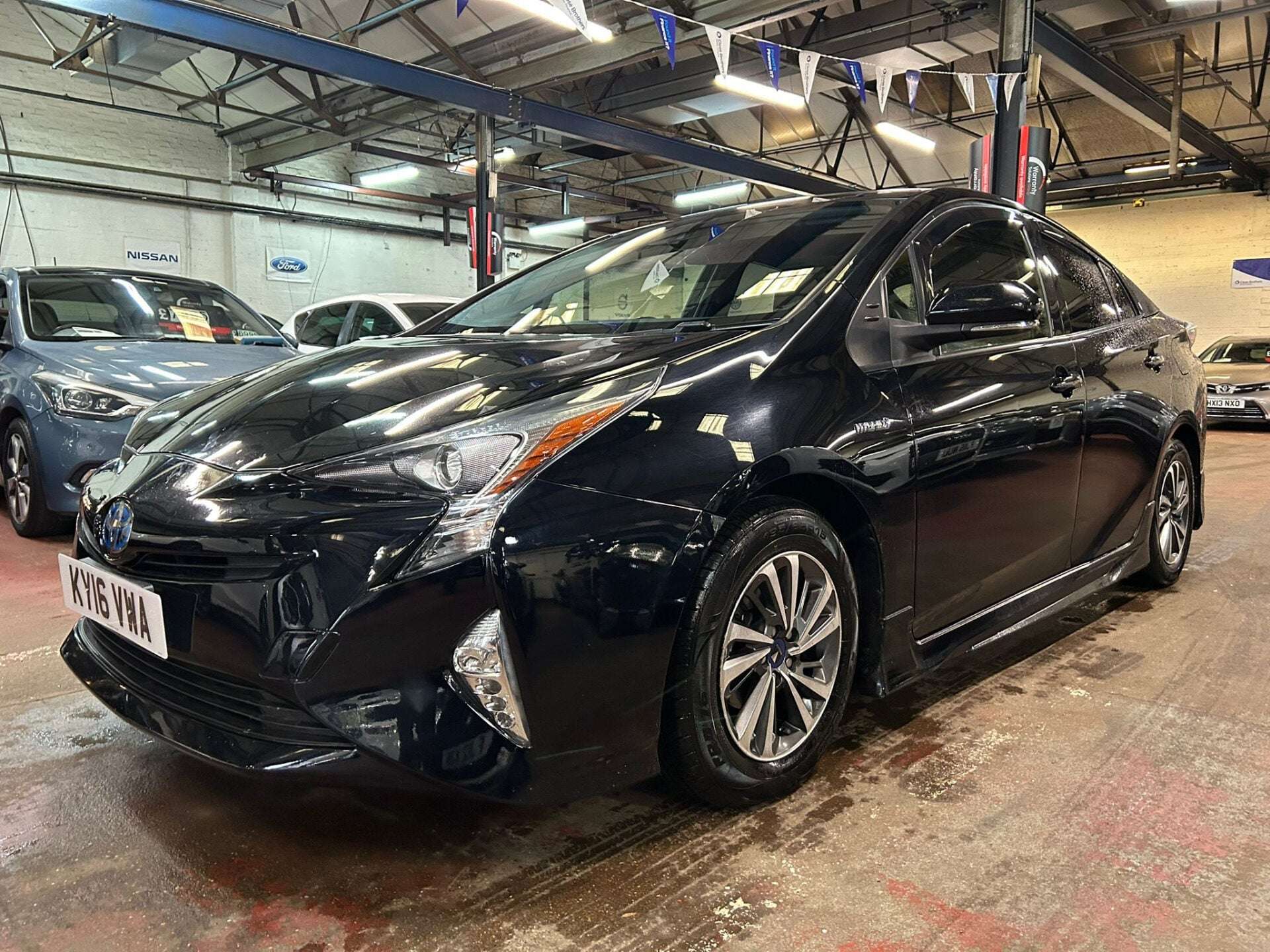 A 2016 TOYOTA PRIUS A 2016 TOYOTA PRIUS