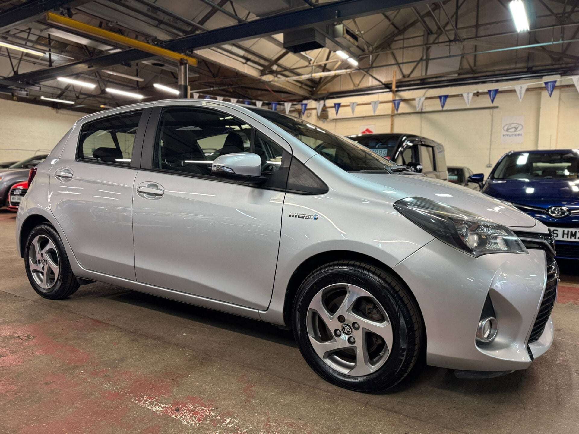A 2014 TOYOTA YARIS HYBRID ICON A 2014 TOYOTA YARIS HYBRID ICON