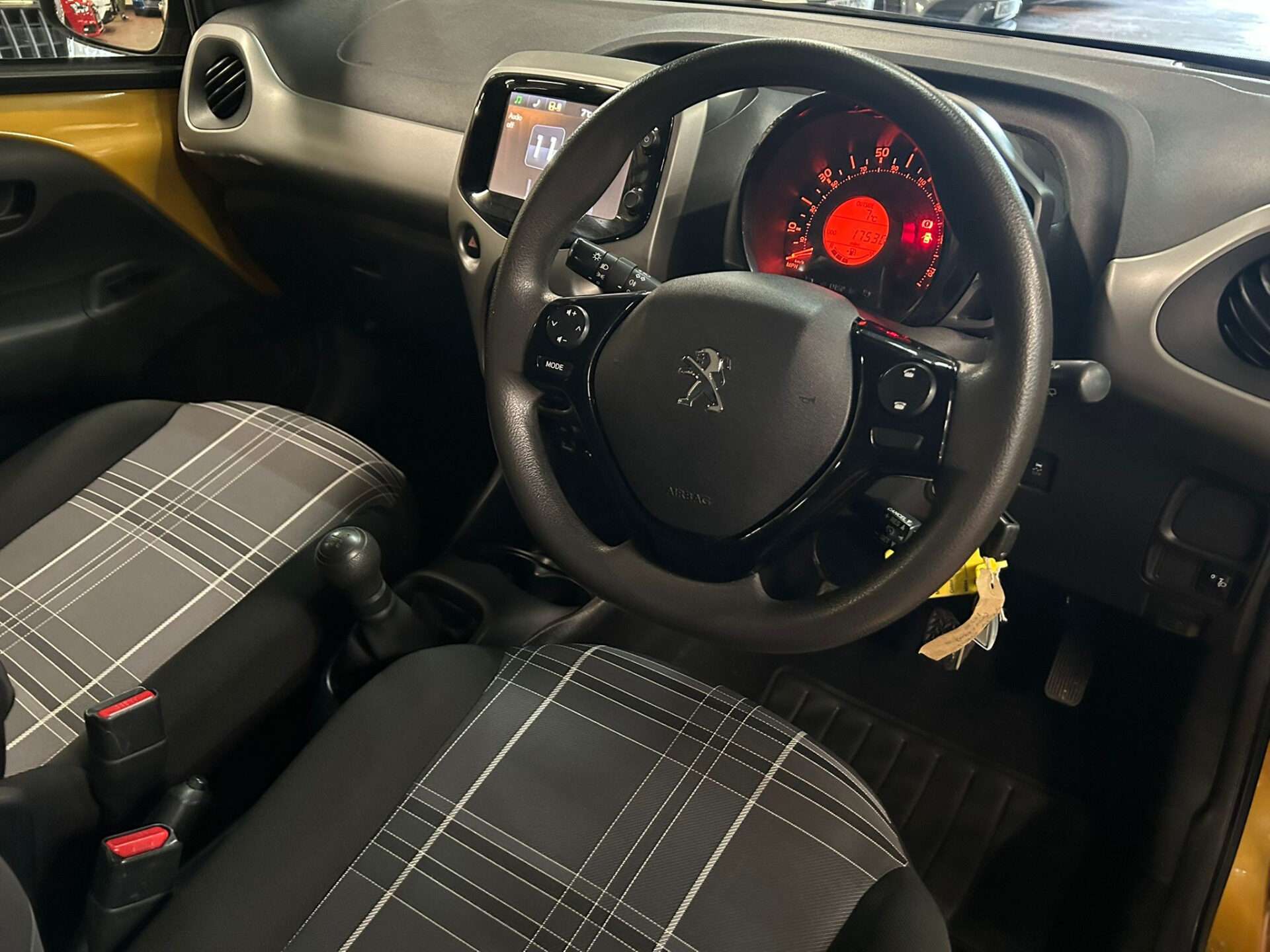 2017 PEUGEOT 108 2017 PEUGEOT 108