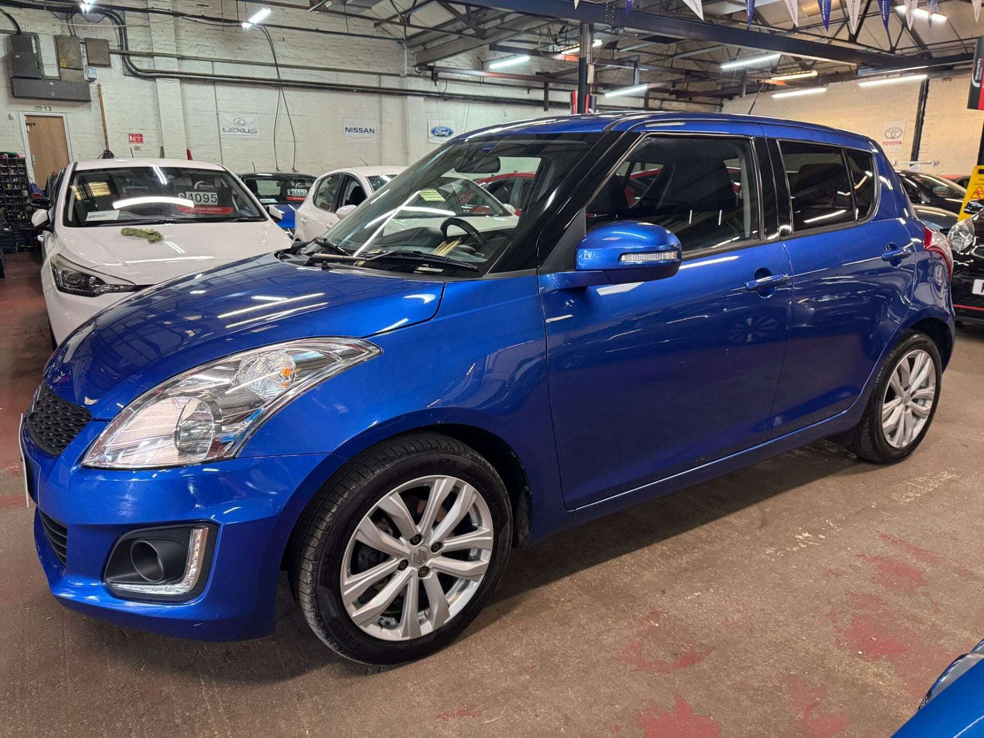 A 2016 SUZUKI SWIFT SZ4 DUALJET A 2016 SUZUKI SWIFT SZ4 DUALJET