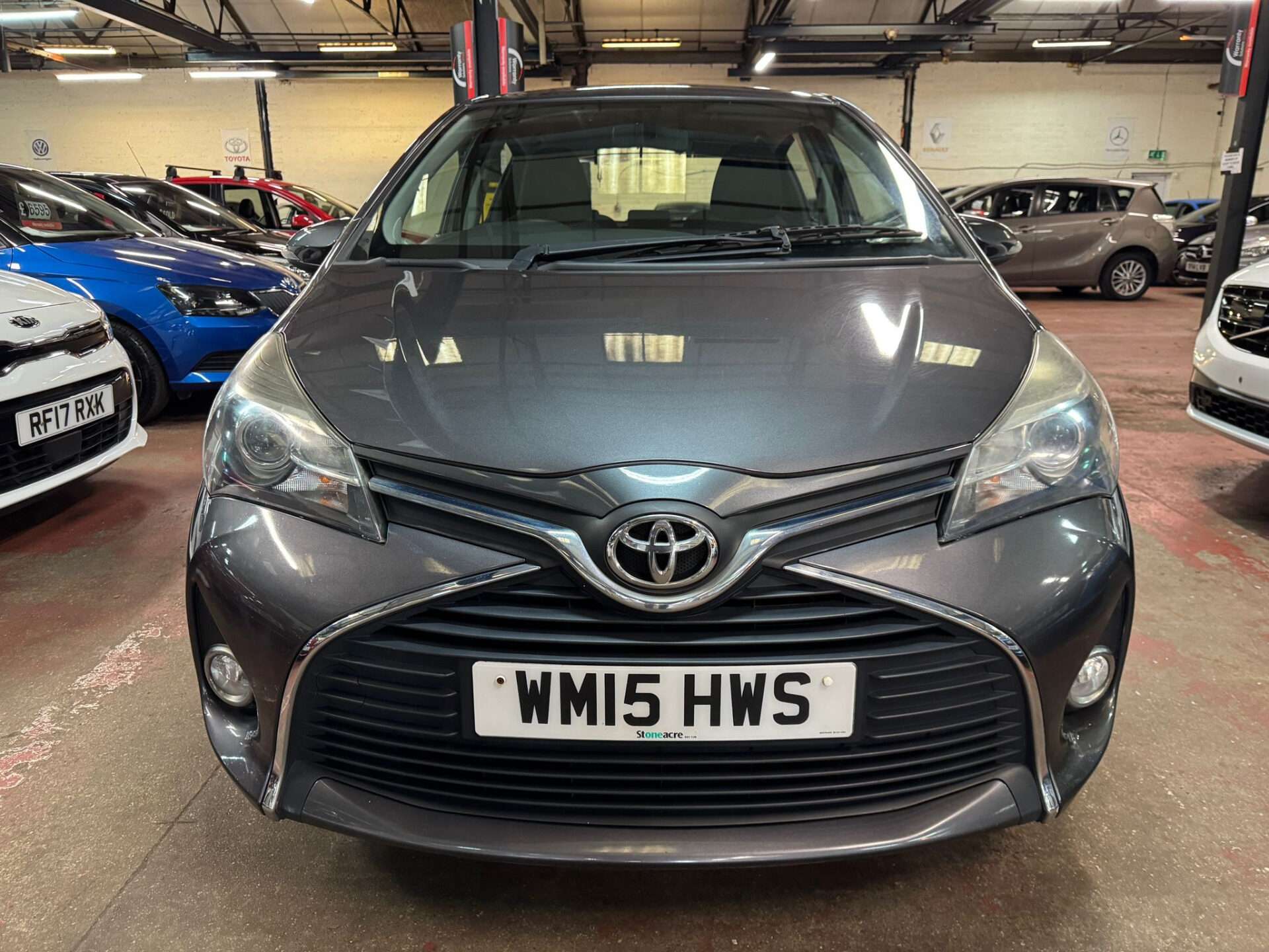 A 2015 TOYOTA YARIS VVT-I ICON A 2015 TOYOTA YARIS VVT-I ICON