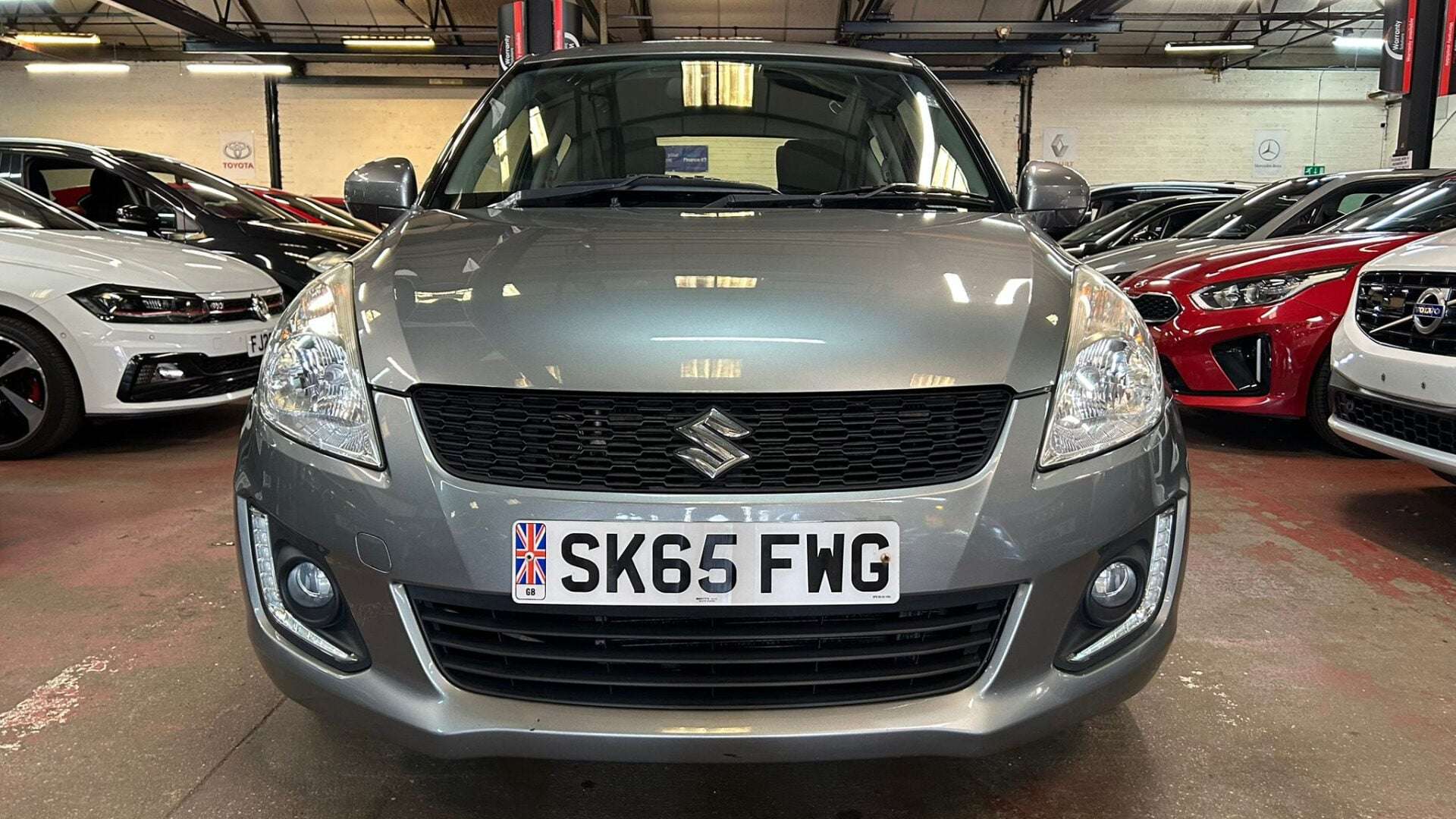 A 2015 SUZUKI SWIFT SZ3 A 2015 SUZUKI SWIFT SZ3