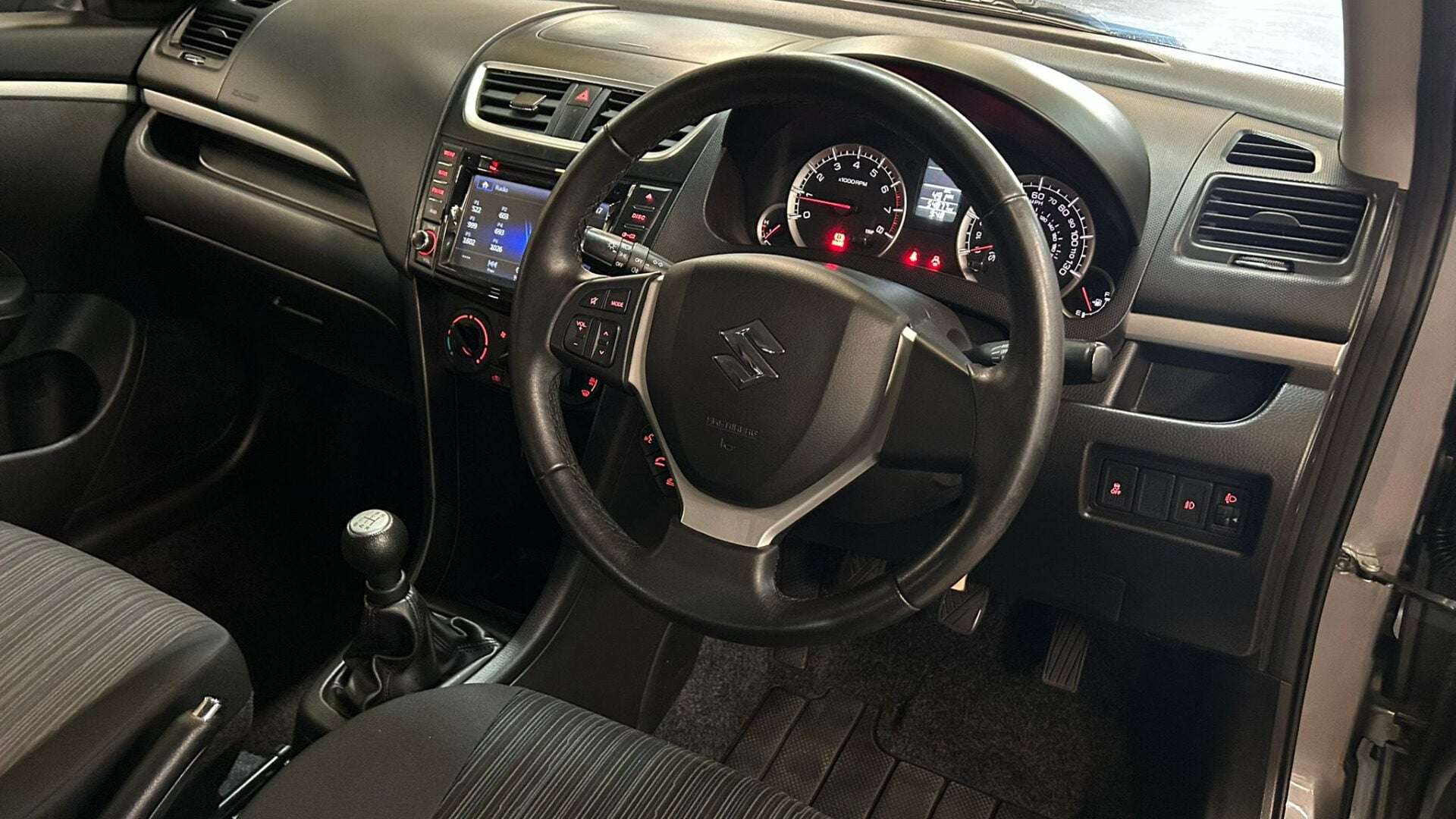 2015 SUZUKI SWIFT 2015 SUZUKI SWIFT