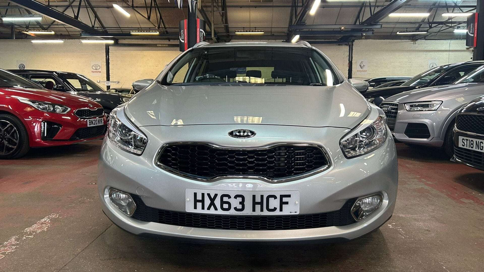 A 2013 KIA CEED CRDI 3 ECODYNAMICS A 2013 KIA CEED CRDI 3 ECODYNAMICS