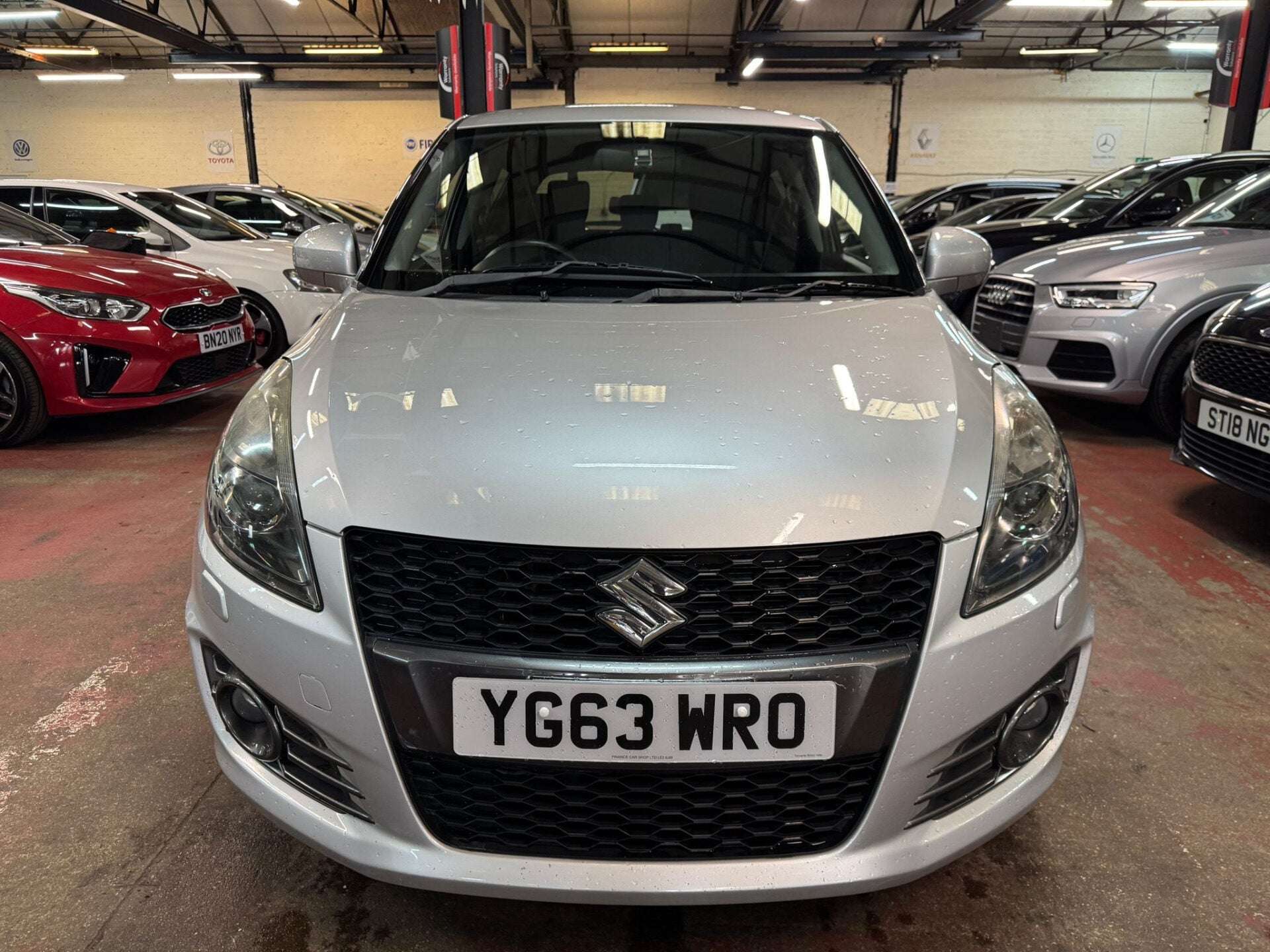 A 2013 SUZUKI SWIFT SPORT A 2013 SUZUKI SWIFT SPORT