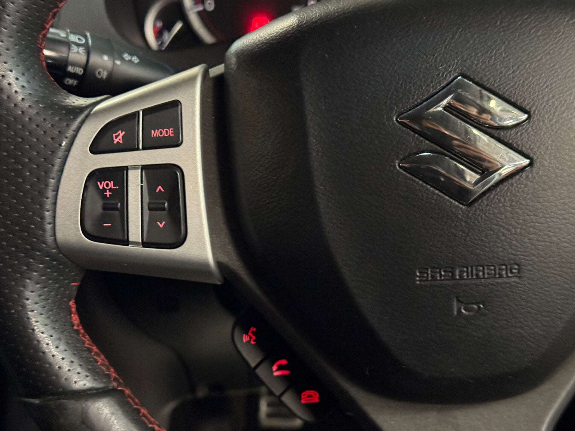 2013 SUZUKI SWIFT 2013 SUZUKI SWIFT