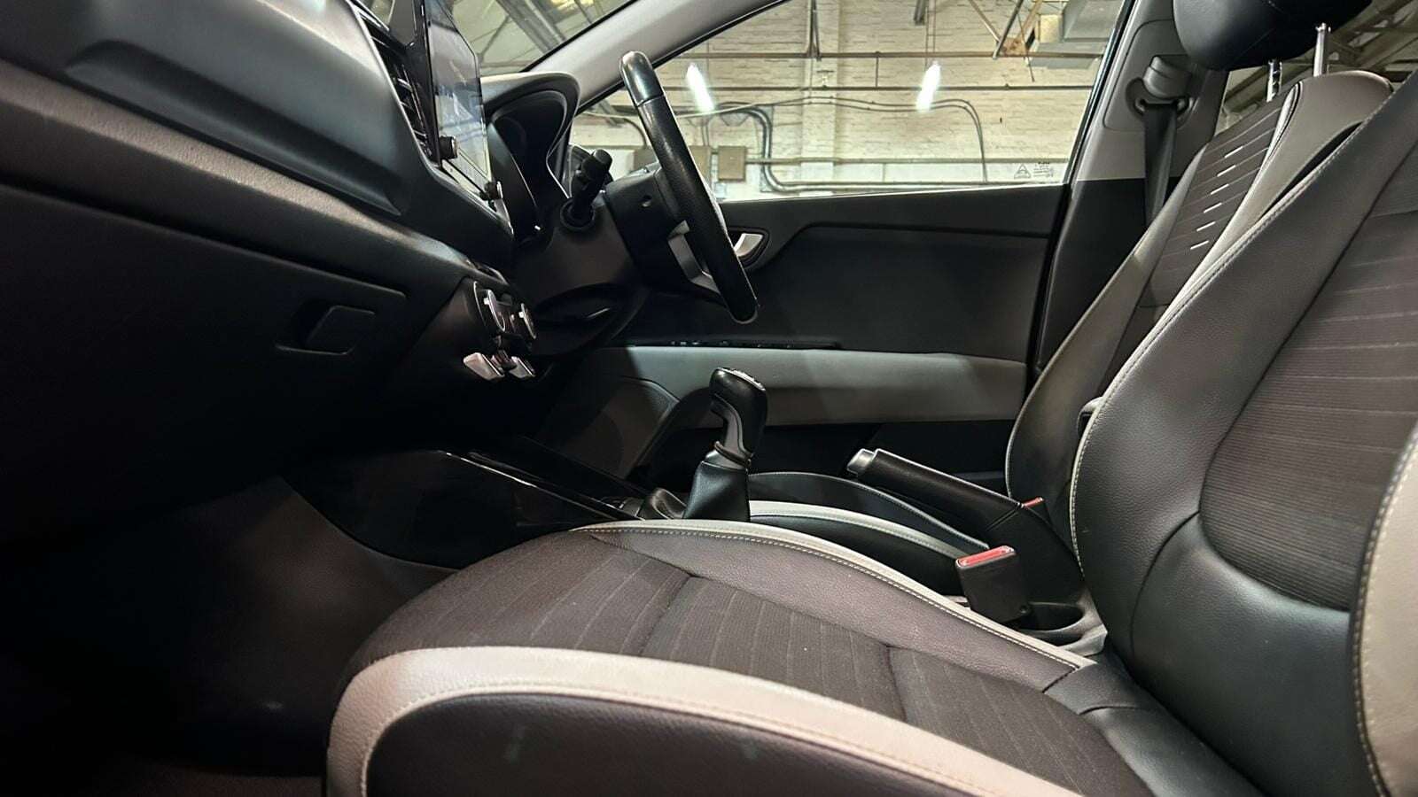 2023 KIA STONIC 2023 KIA STONIC