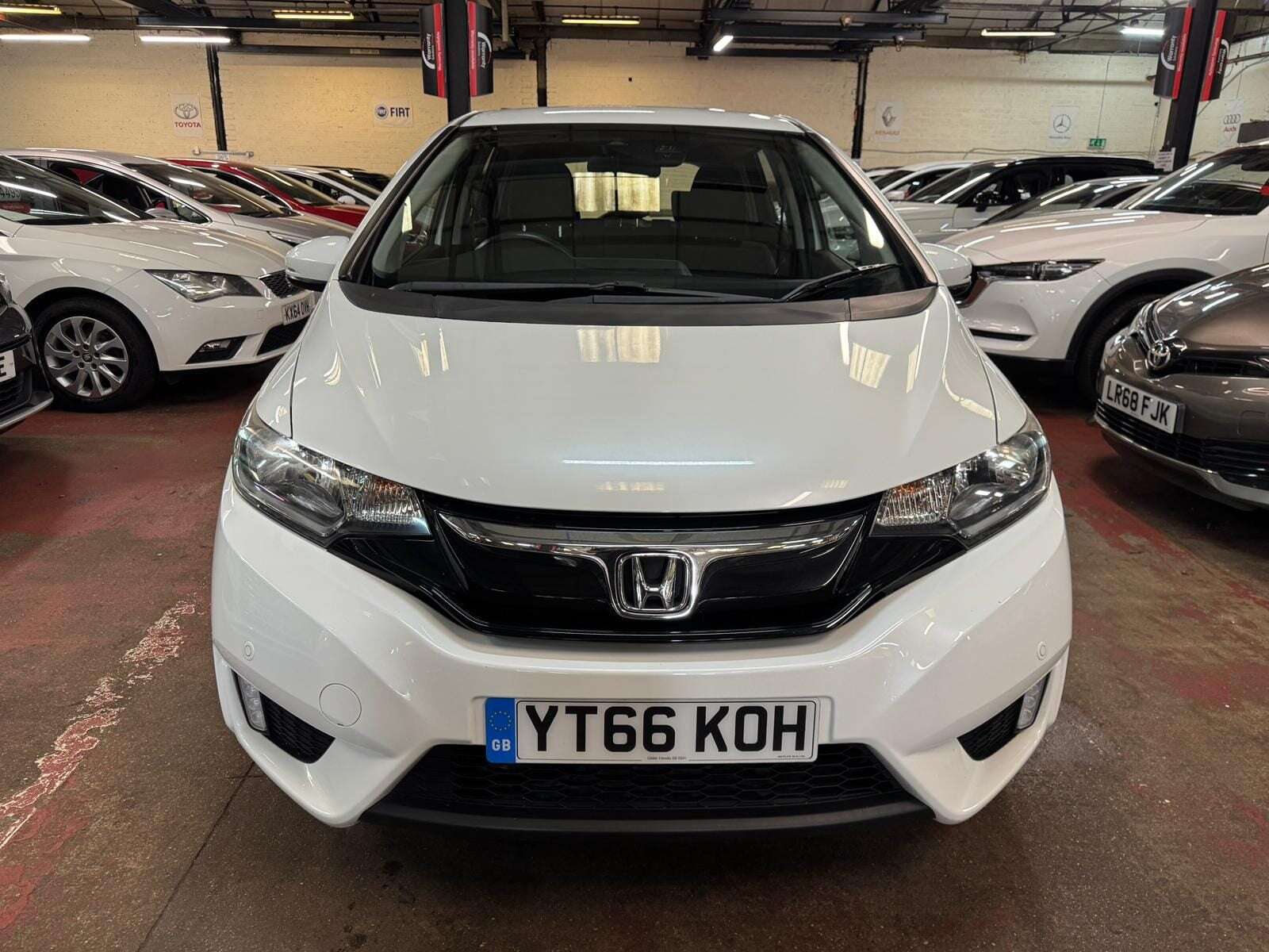 A 2016 HONDA JAZZ I-VTEC SE A 2016 HONDA JAZZ I-VTEC SE