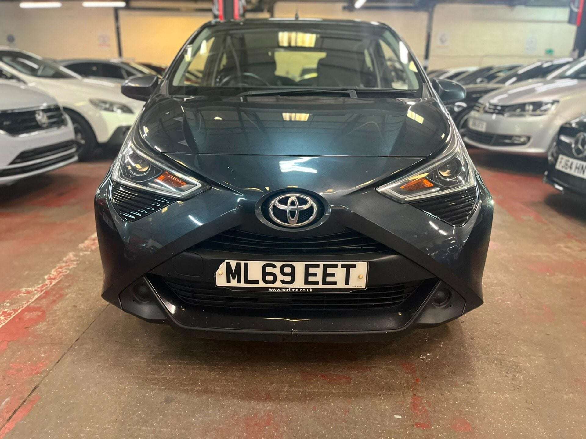 A 2019 TOYOTA AYGO VVT-I X-PLAY A 2019 TOYOTA AYGO VVT-I X-PLAY