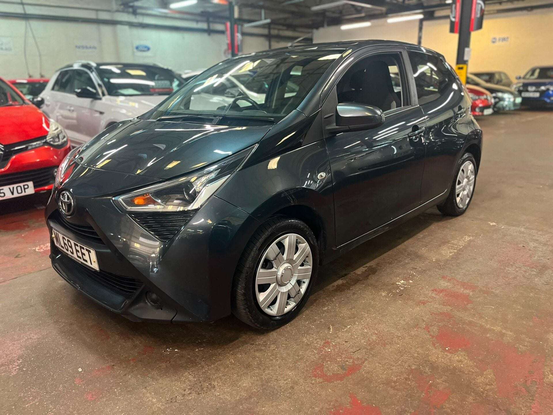 A 2019 TOYOTA AYGO VVT-I X-PLAY A 2019 TOYOTA AYGO VVT-I X-PLAY