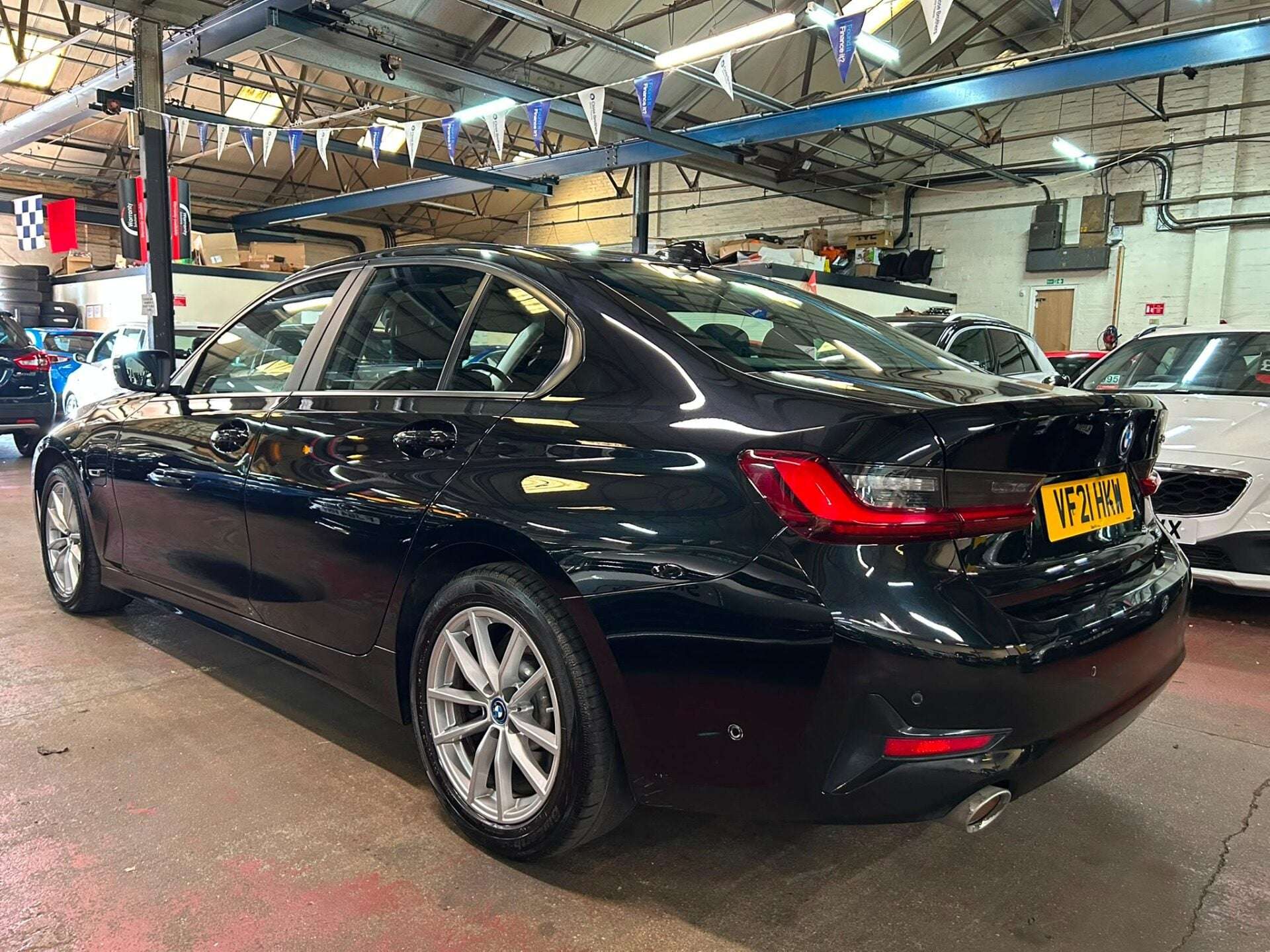 A 2021 BMW 3 SERIES 330E SE PRO A 2021 BMW 3 SERIES 330E SE PRO