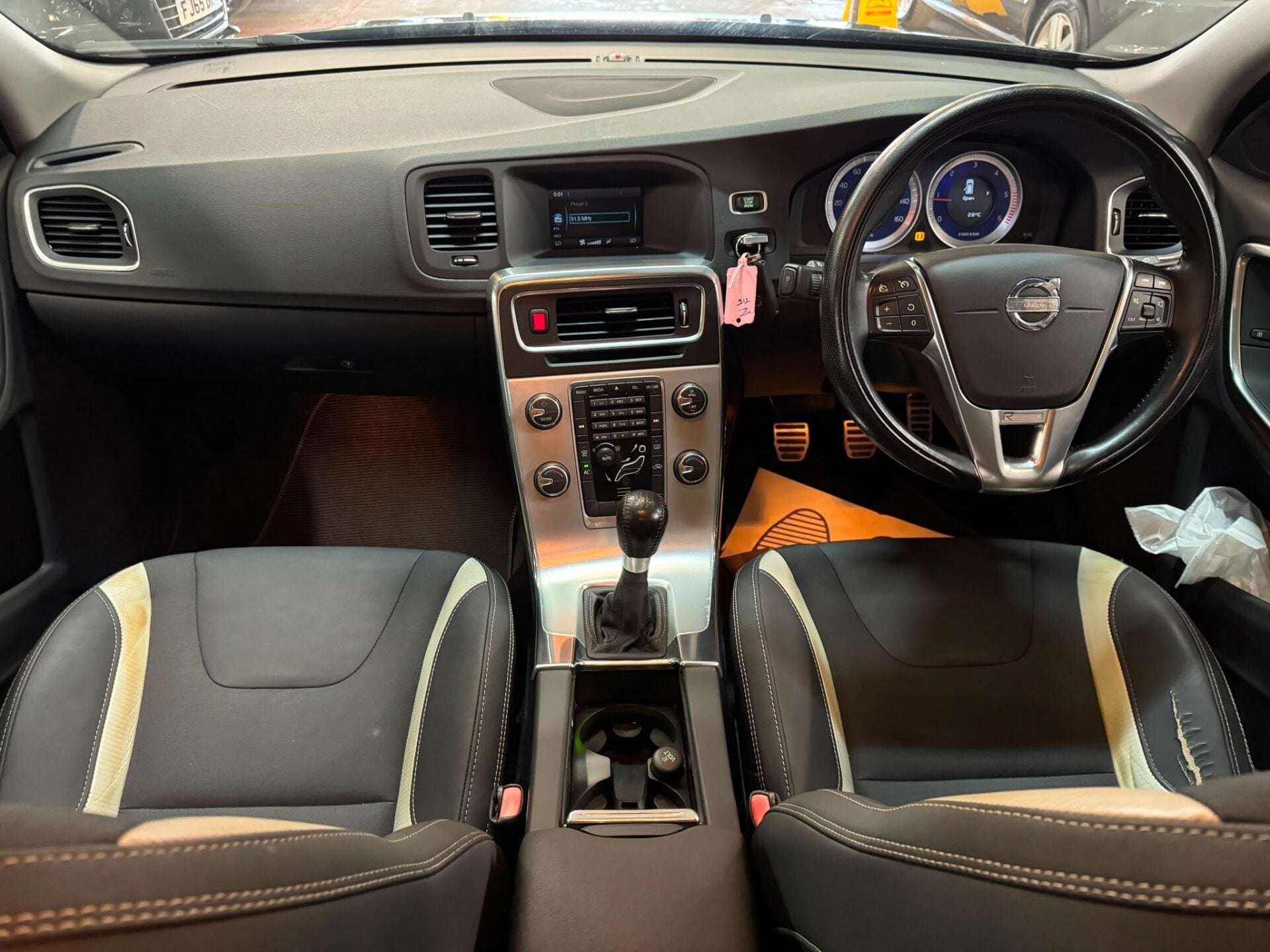 2012 VOLVO V60 2012 VOLVO V60