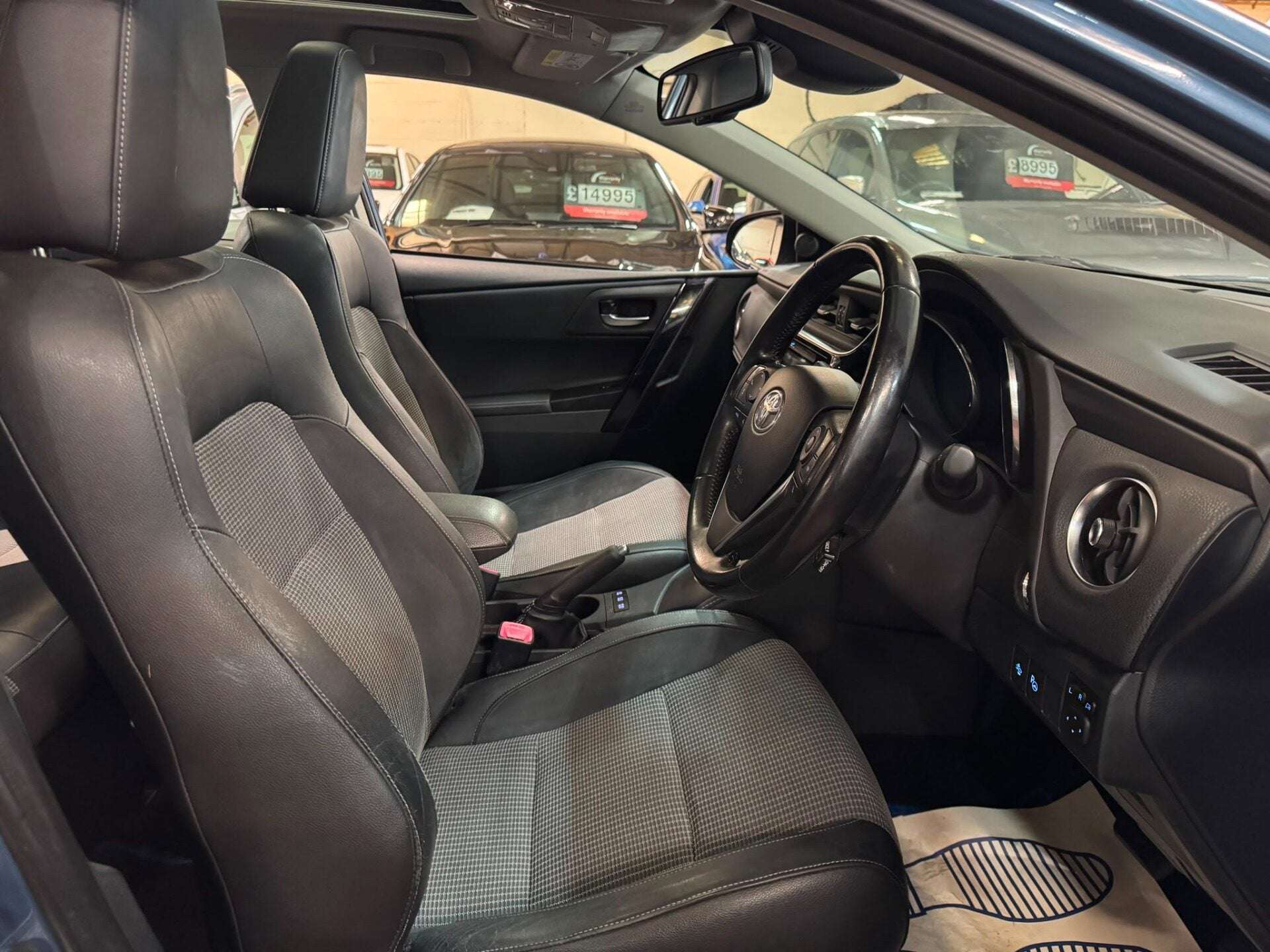 2015 TOYOTA AURIS 2015 TOYOTA AURIS